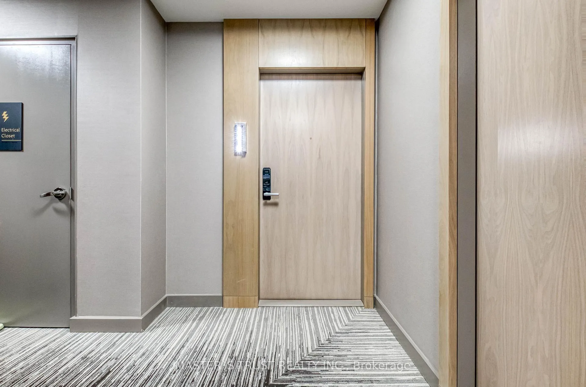 Photo 5 of Unit 3218, 585 Bloor Street E, Toronto, North St. James Town — HOMEH
