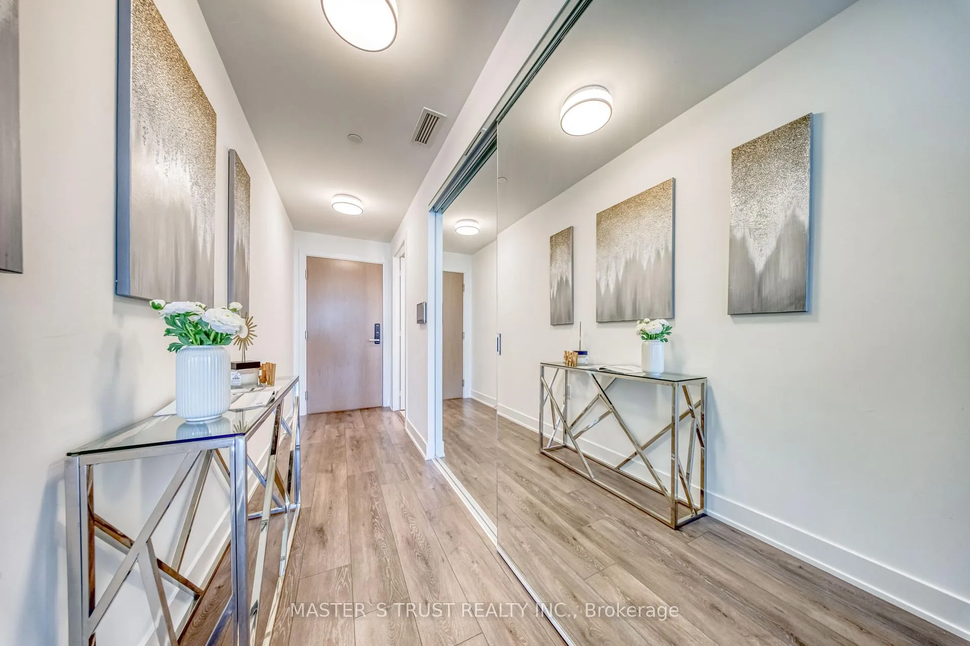 Photo 6 of Unit 3218, 585 Bloor Street E, Toronto, North St. James Town — HOMEH