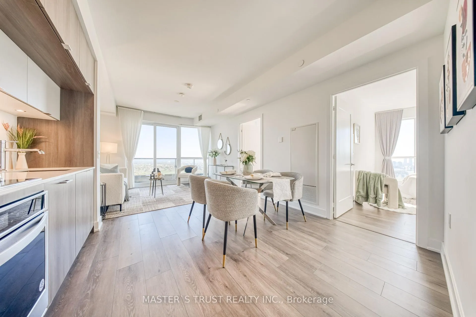 Photo 7 of Unit 3218, 585 Bloor Street E, Toronto, North St. James Town — HOMEH