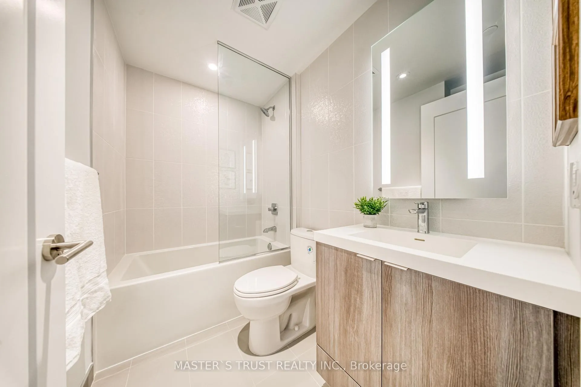 Photo 30 of Unit 3218, 585 Bloor Street E, Toronto, North St. James Town — HOMEH