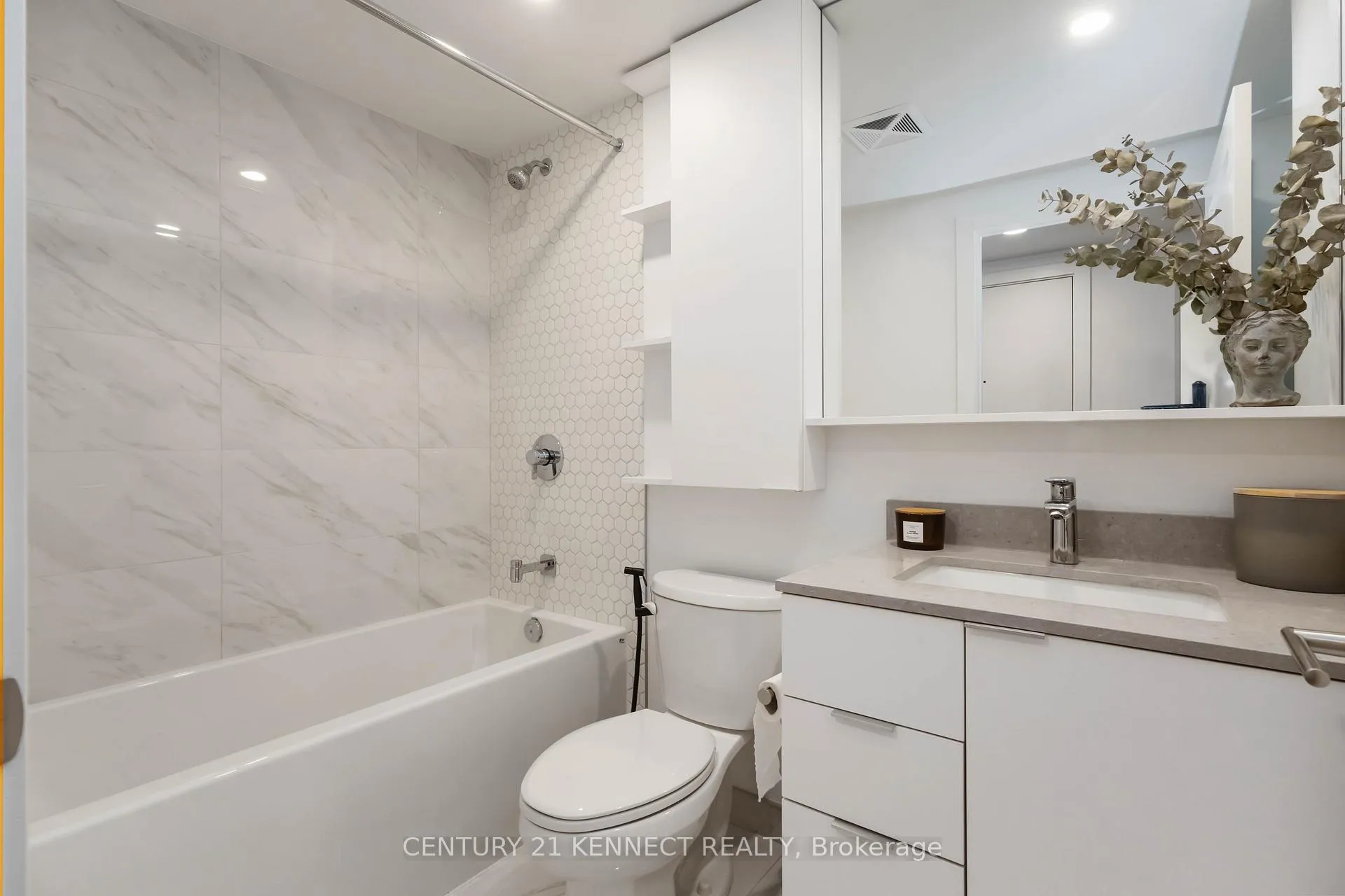 Photo 12 of Unit 722, 9 Clegg Road, Markham, Unionville — HOMEH