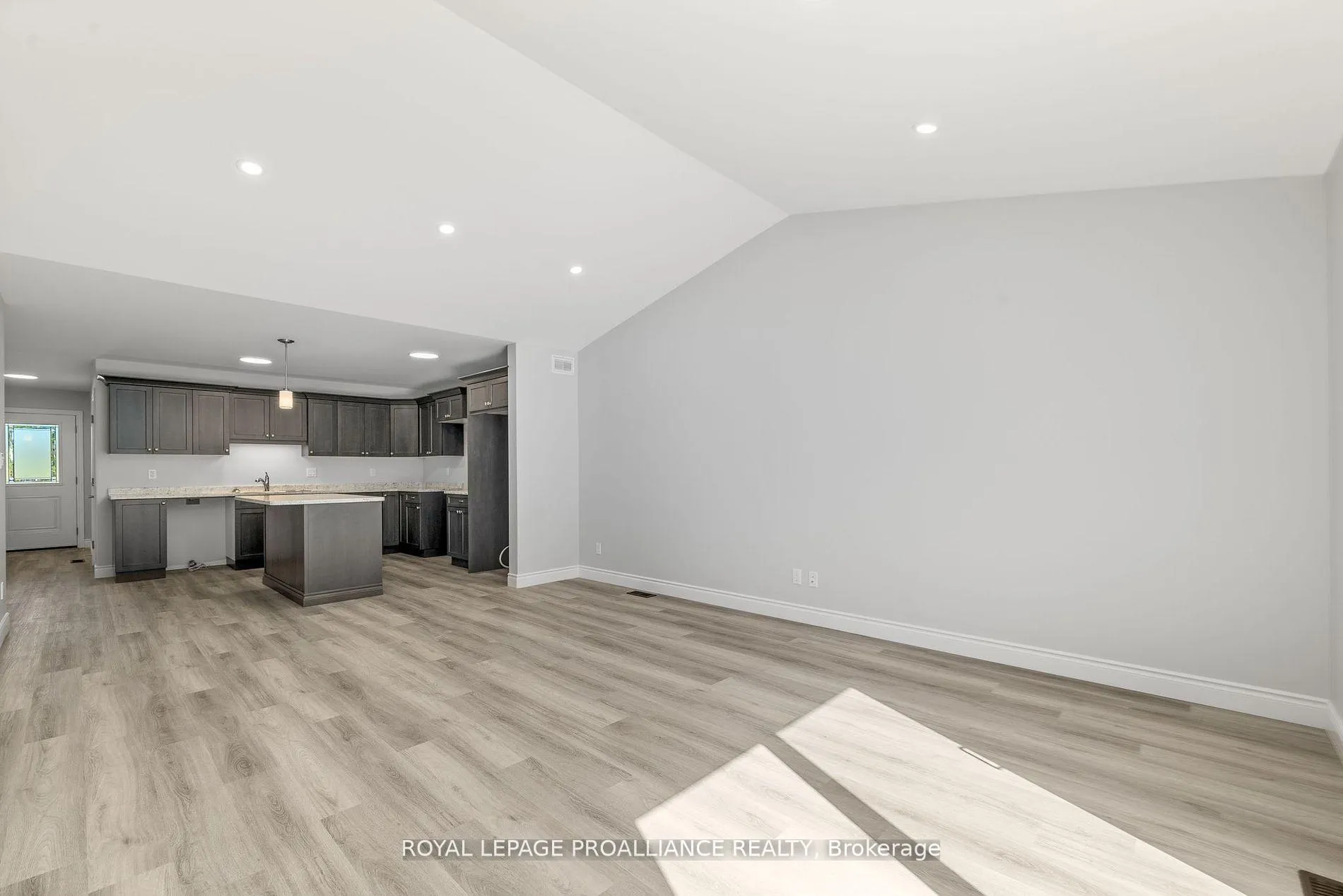 Photo 22 of 21 Clayton John Avenue, Prince Edward County, Sophiasburg Ward — HOMEH