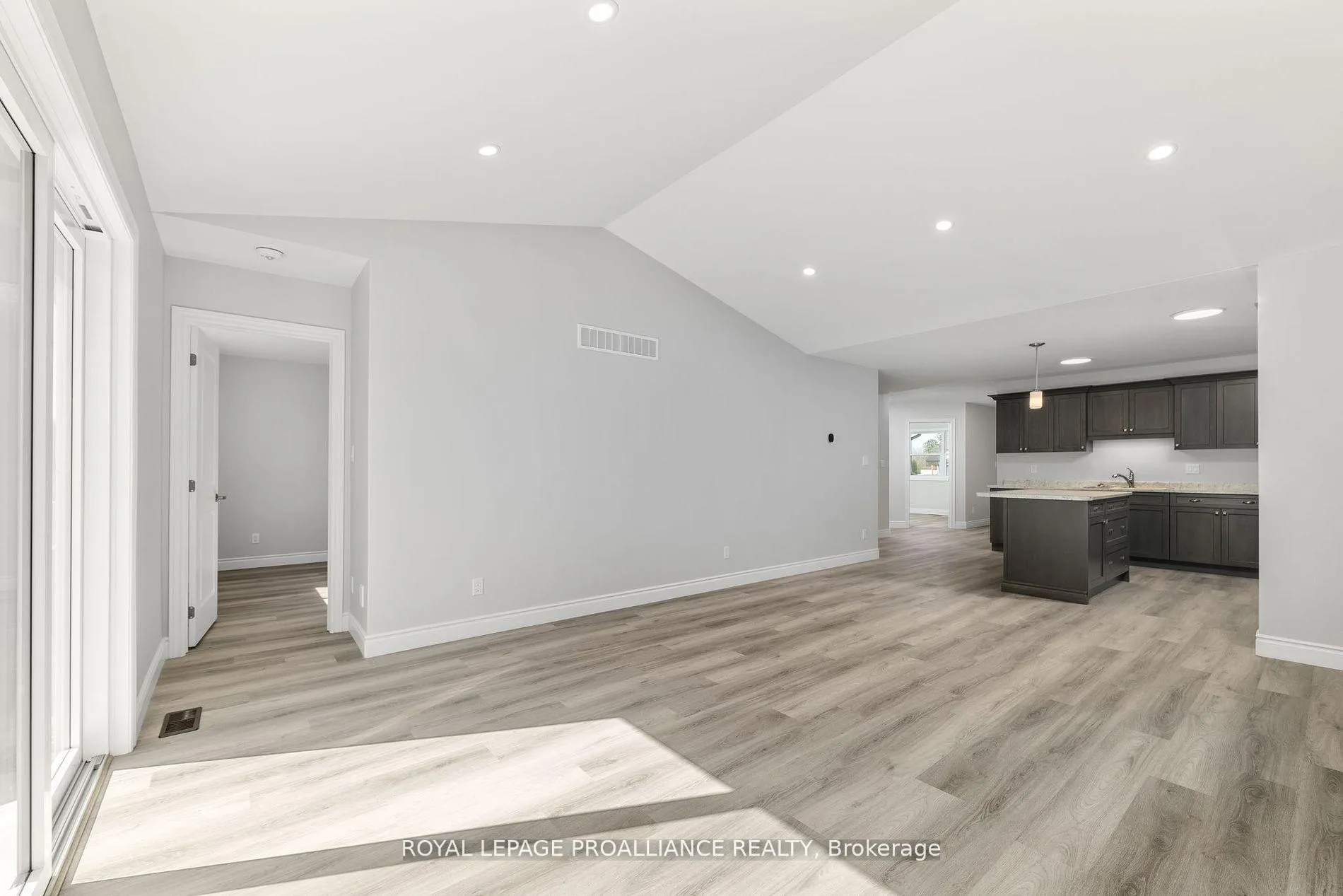 Photo 23 of 21 Clayton John Avenue, Prince Edward County, Sophiasburg Ward — HOMEH