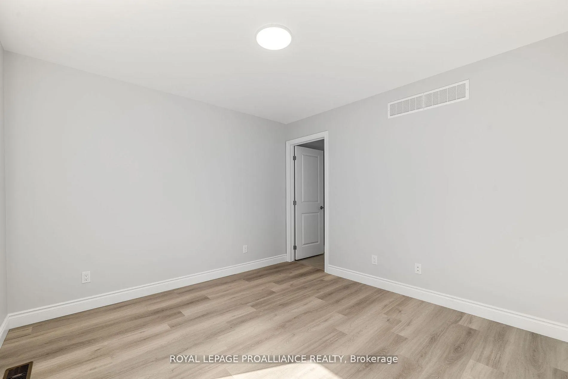 Photo 24 of 21 Clayton John Avenue, Prince Edward County, Sophiasburg Ward — HOMEH