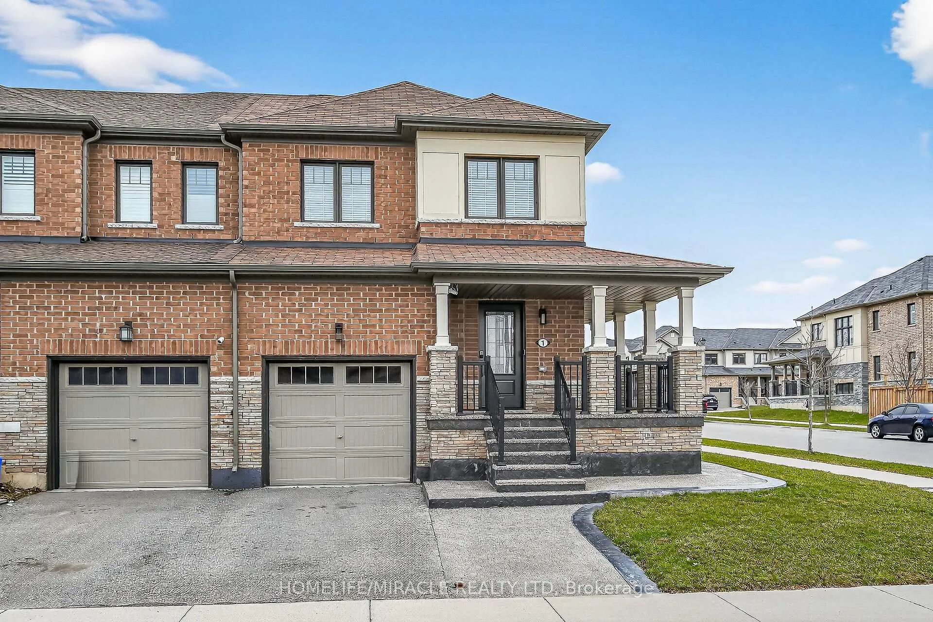 Photo 2 of 1 Prestwick Street, Hamilton, Stoney Creek Mountain — HOMEH