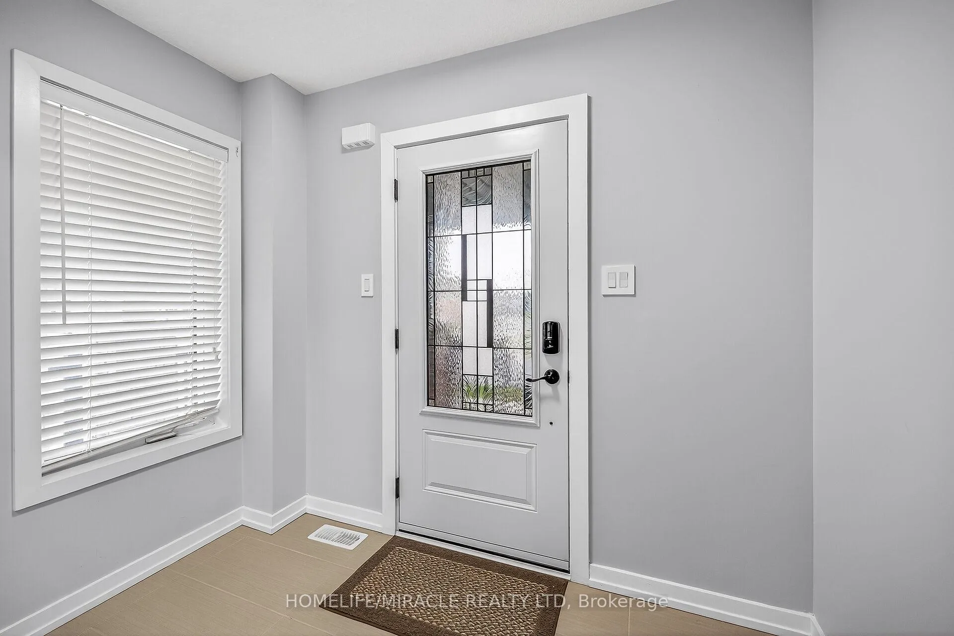 Photo 7 of 1 Prestwick Street, Hamilton, Stoney Creek Mountain — HOMEH