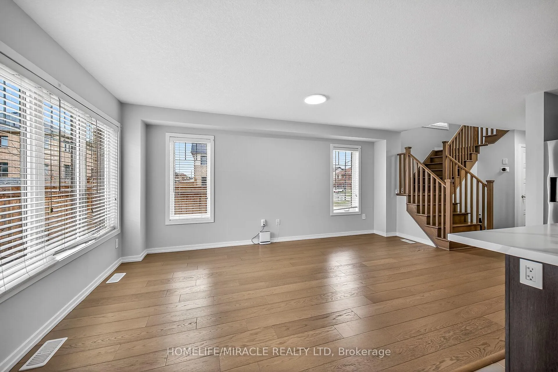 Photo 14 of 1 Prestwick Street, Hamilton, Stoney Creek Mountain — HOMEH