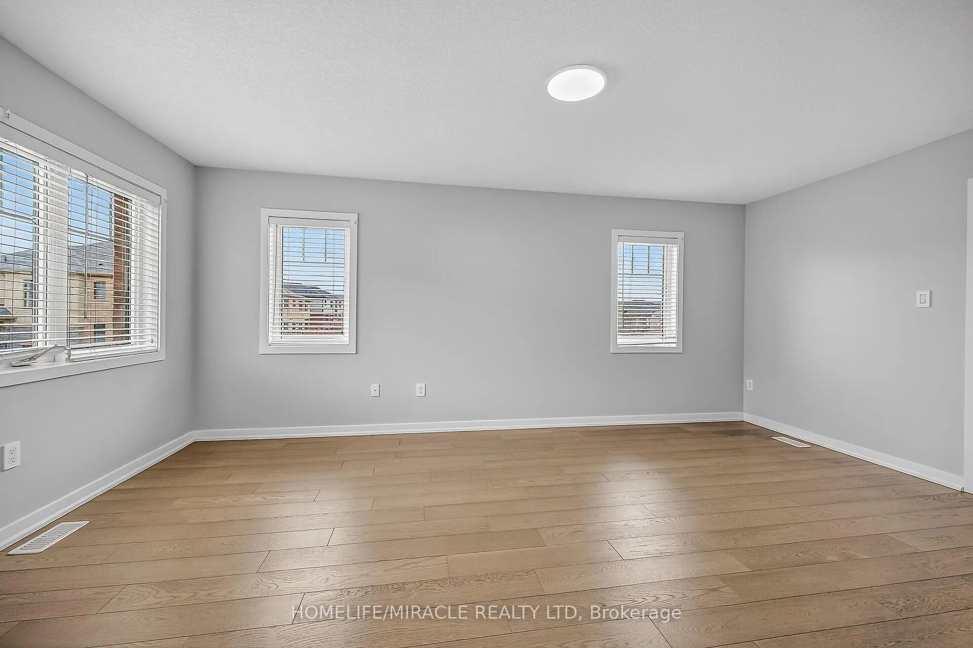 Photo 23 of 1 Prestwick Street, Hamilton, Stoney Creek Mountain — HOMEH