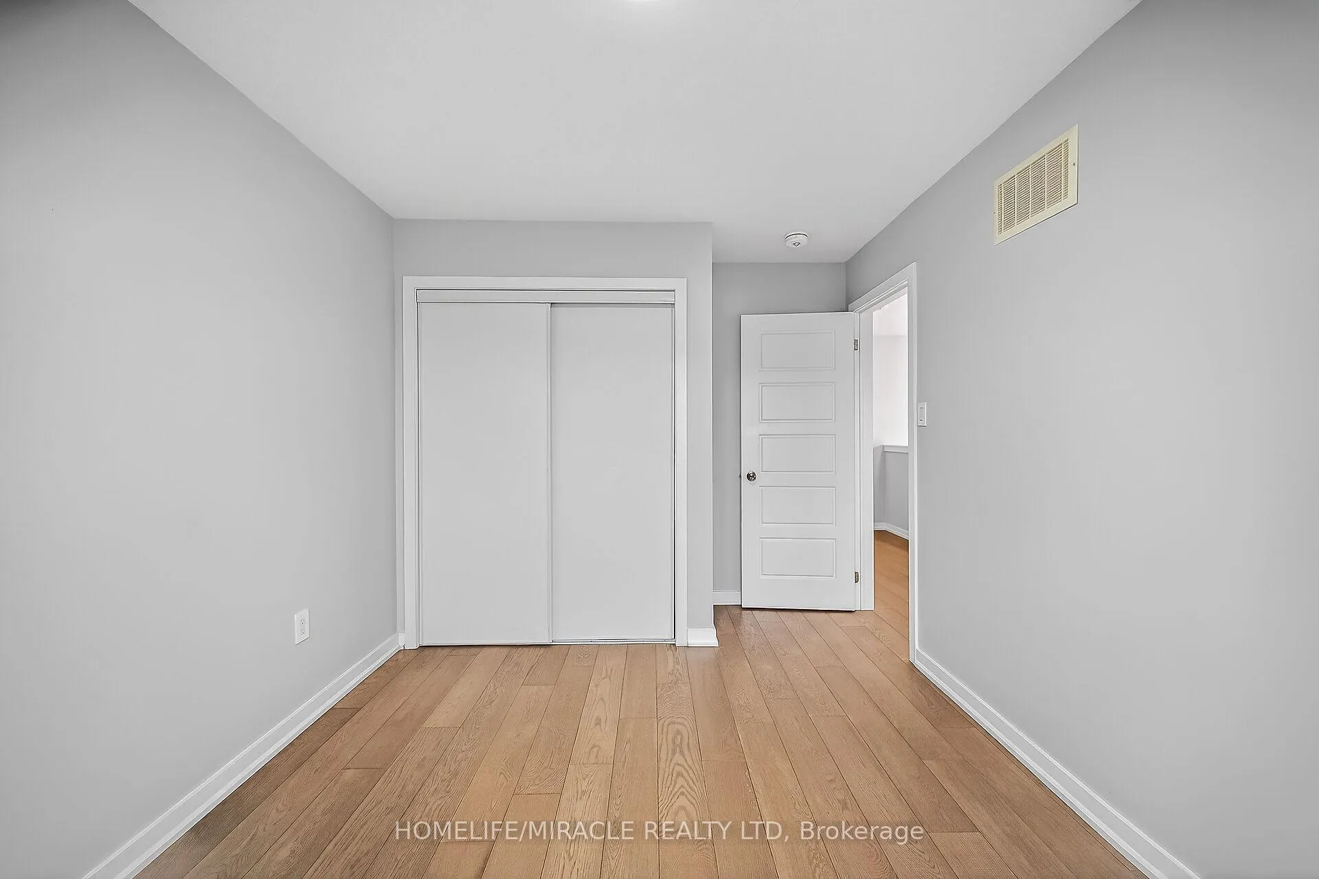 Photo 32 of 1 Prestwick Street, Hamilton, Stoney Creek Mountain — HOMEH