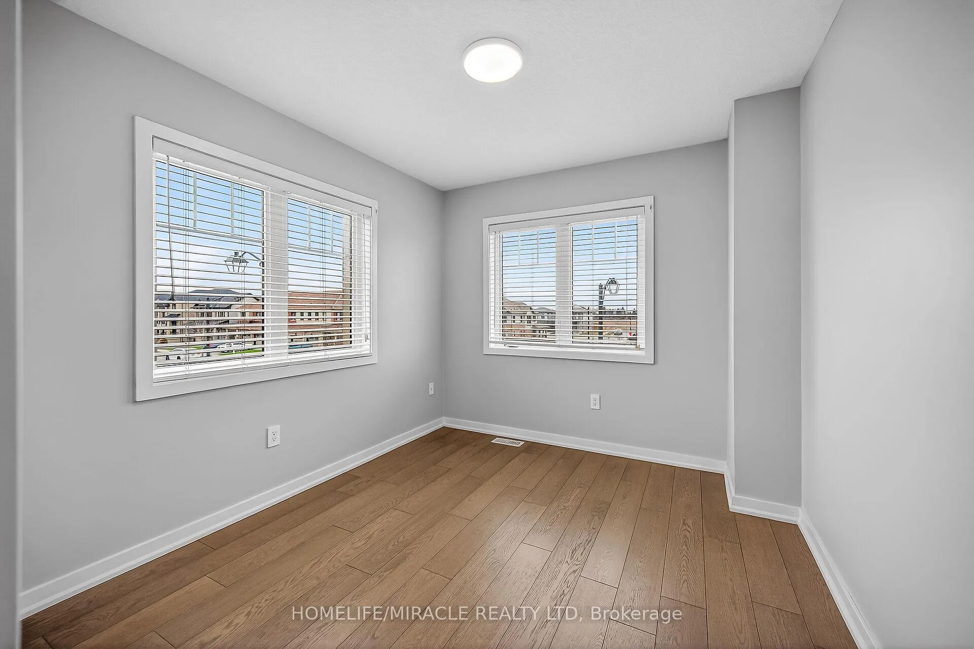 Photo 33 of 1 Prestwick Street, Hamilton, Stoney Creek Mountain — HOMEH