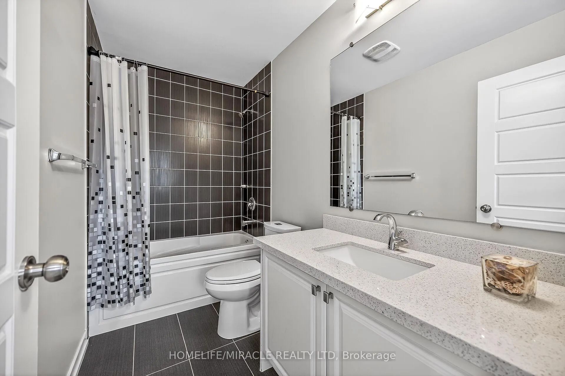 Photo 35 of 1 Prestwick Street, Hamilton, Stoney Creek Mountain — HOMEH