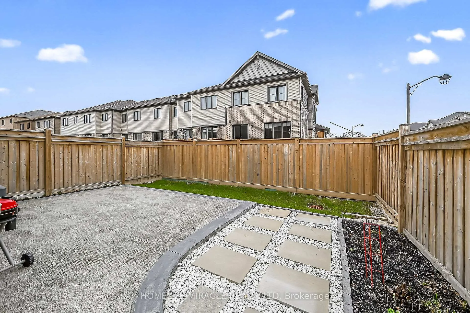 Photo 41 of 1 Prestwick Street, Hamilton, Stoney Creek Mountain — HOMEH