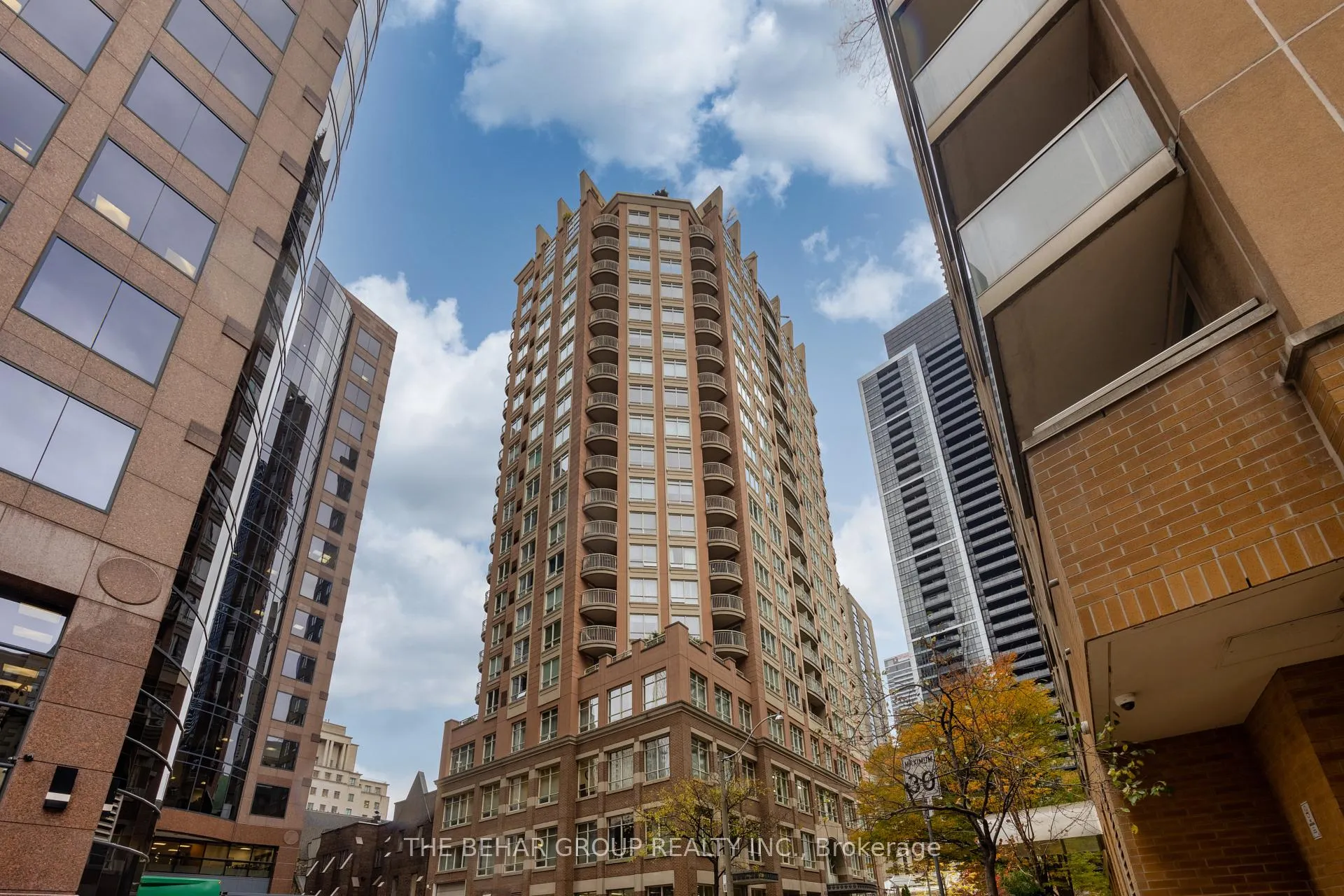 Front of Unit 1411, 100 Hayden Street