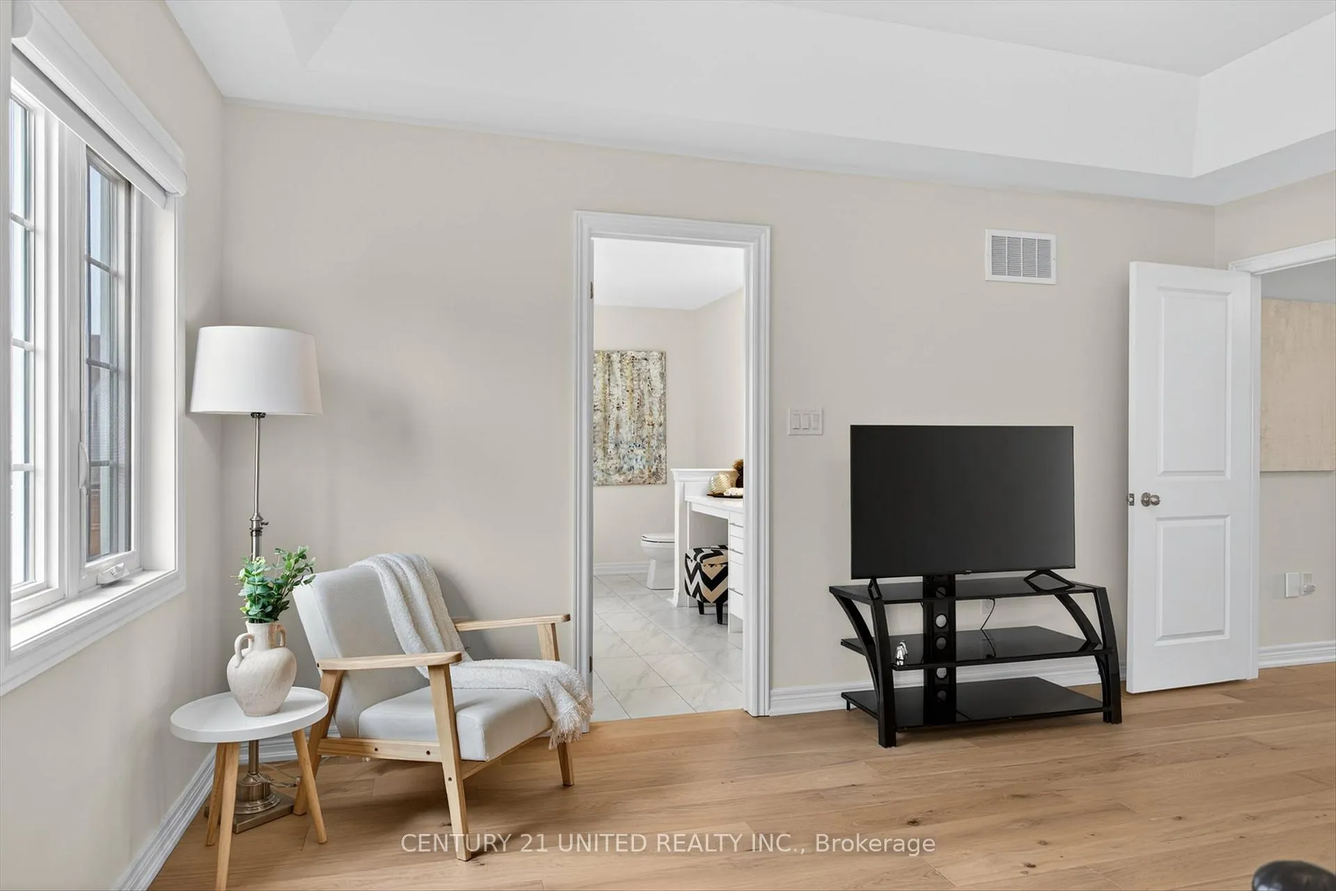 Photo 19 of 10 Forman Street, Scugog, Port Perry — HOMEH