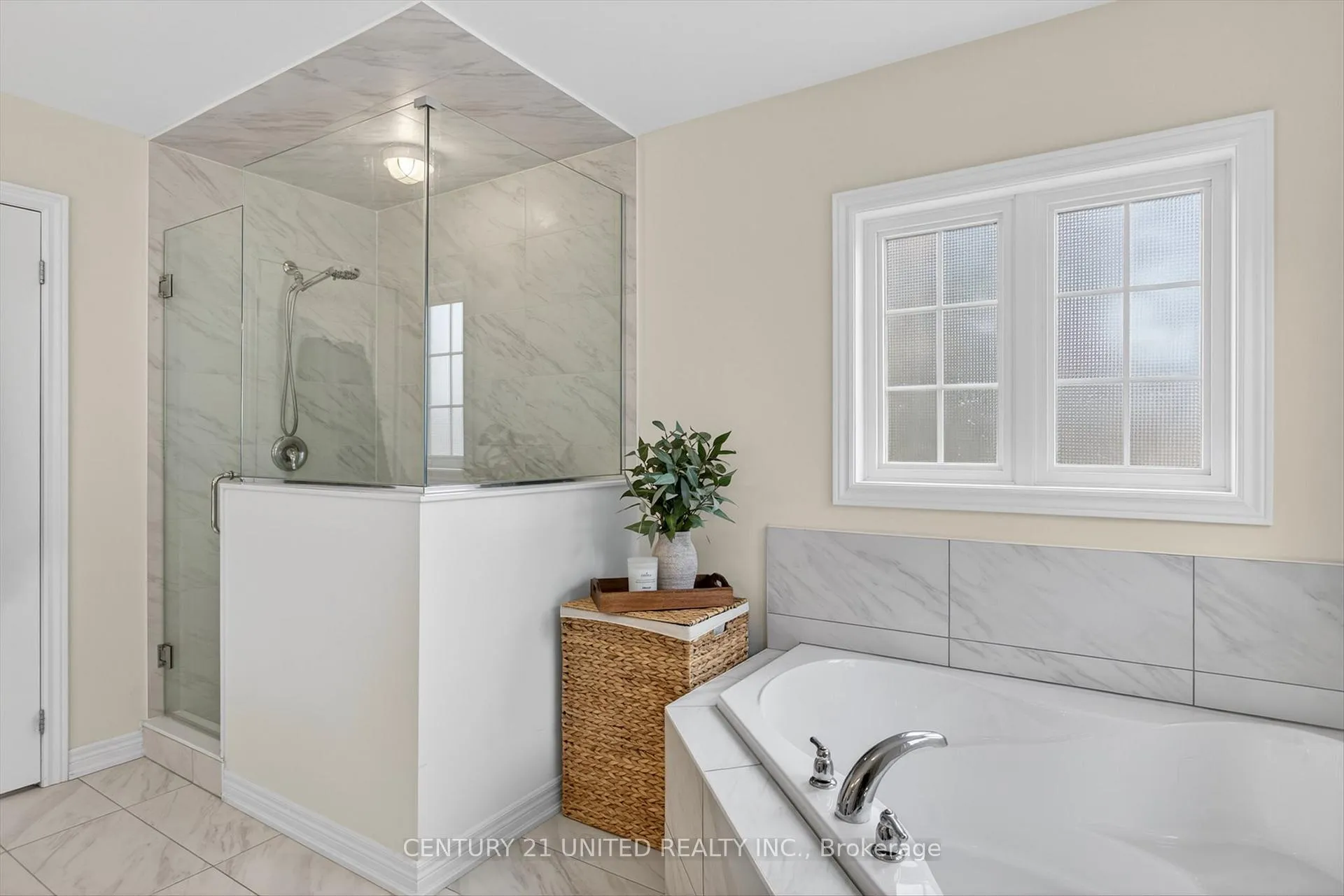 Photo 22 of 10 Forman Street, Scugog, Port Perry — HOMEH