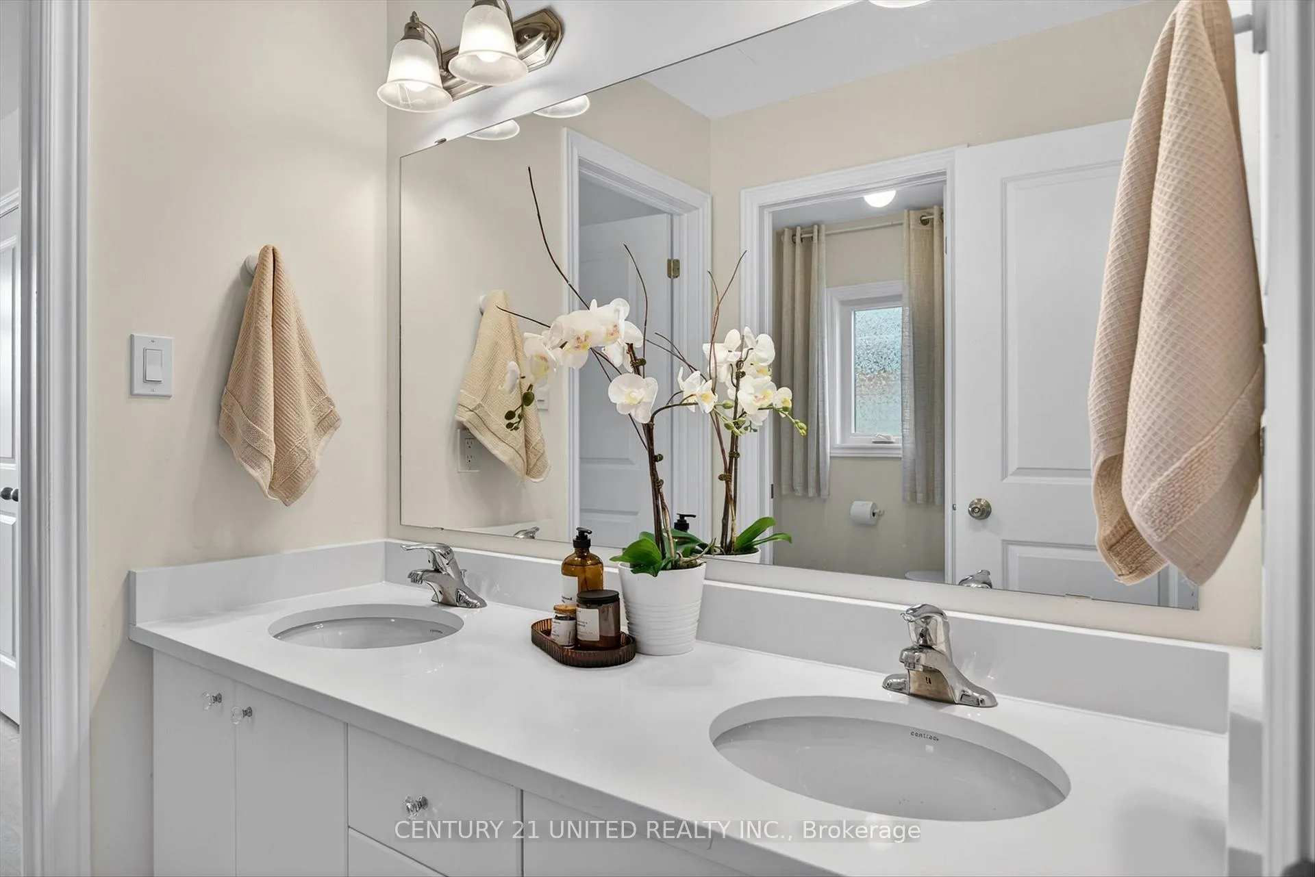 Photo 25 of 10 Forman Street, Scugog, Port Perry — HOMEH