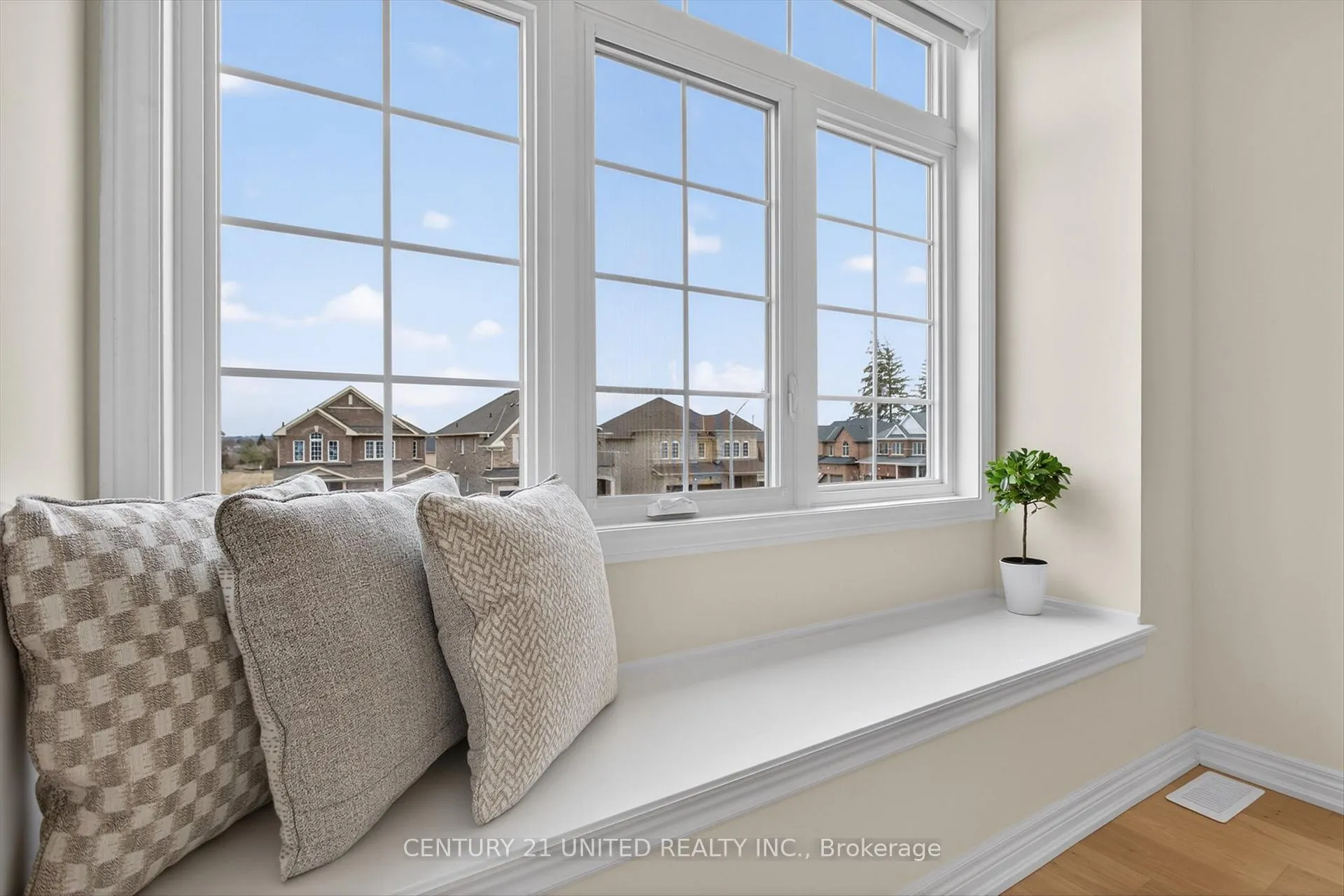 Photo 27 of 10 Forman Street, Scugog, Port Perry — HOMEH