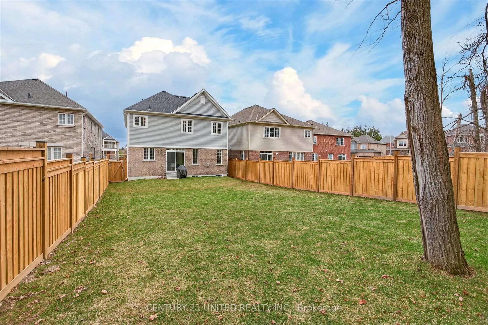 Photo 32 of 10 Forman Street, Scugog, Port Perry — HOMEH