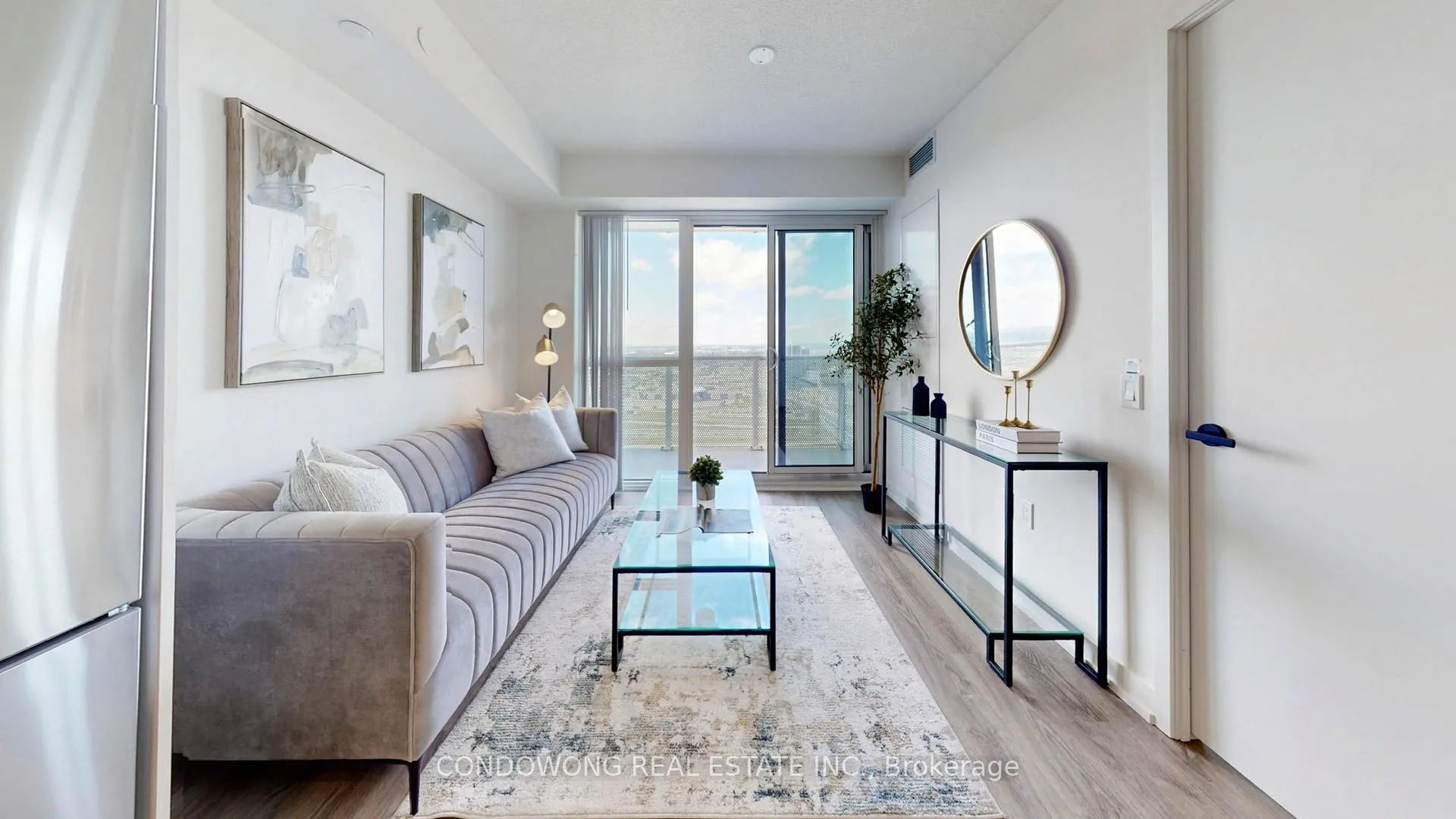 Photo 2 of Unit 4008, 195 Commerce Street, Vaughan, Concord — HOMEH