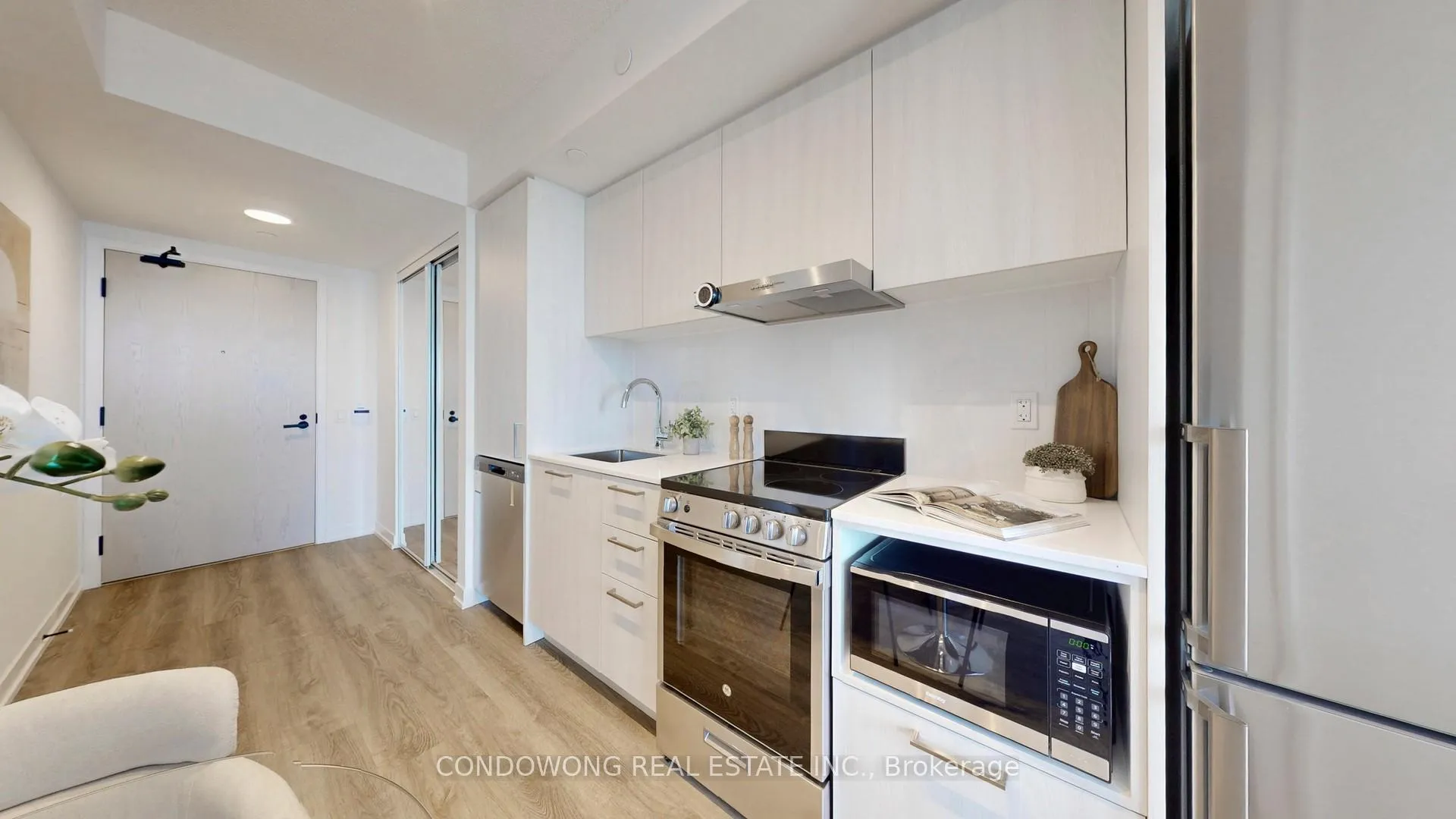 Photo 4 of Unit 4008, 195 Commerce Street, Vaughan, Concord — HOMEH
