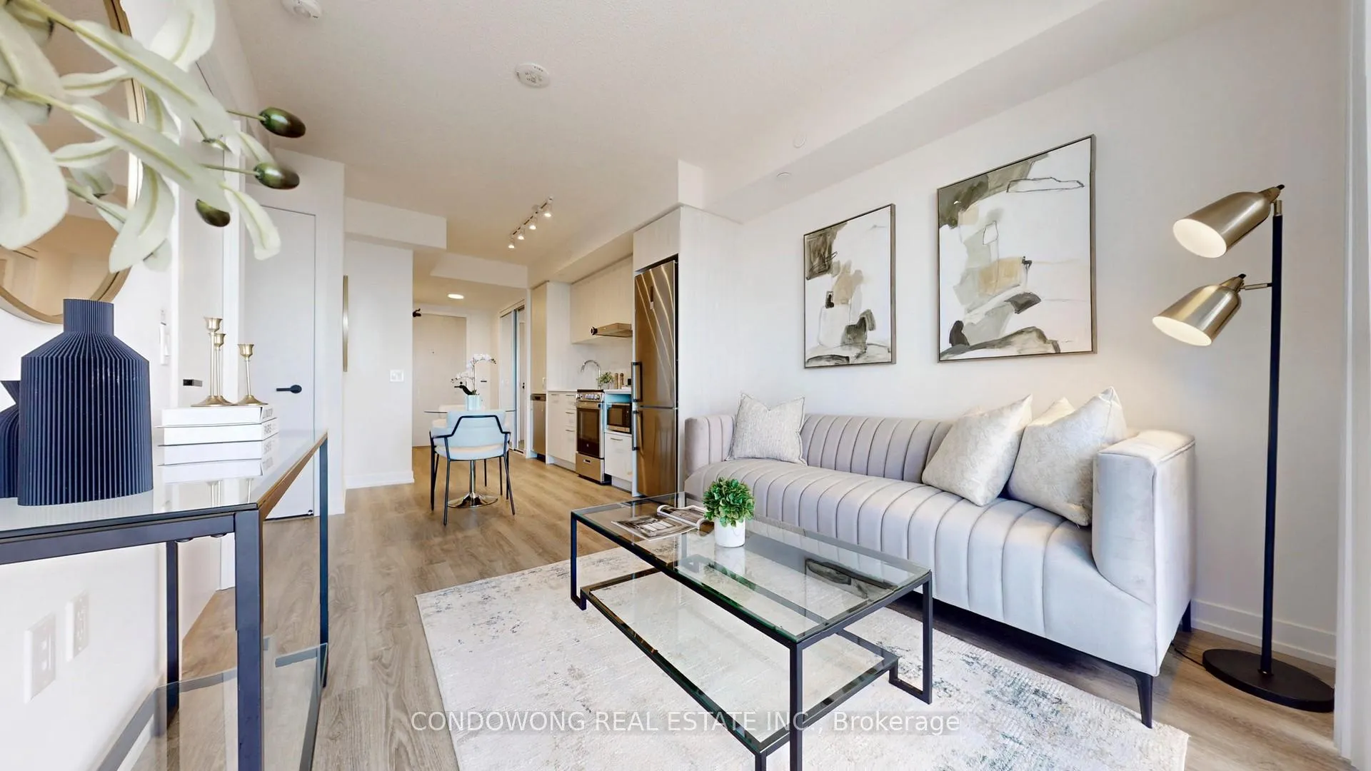 Photo 5 of Unit 4008, 195 Commerce Street, Vaughan, Concord — HOMEH