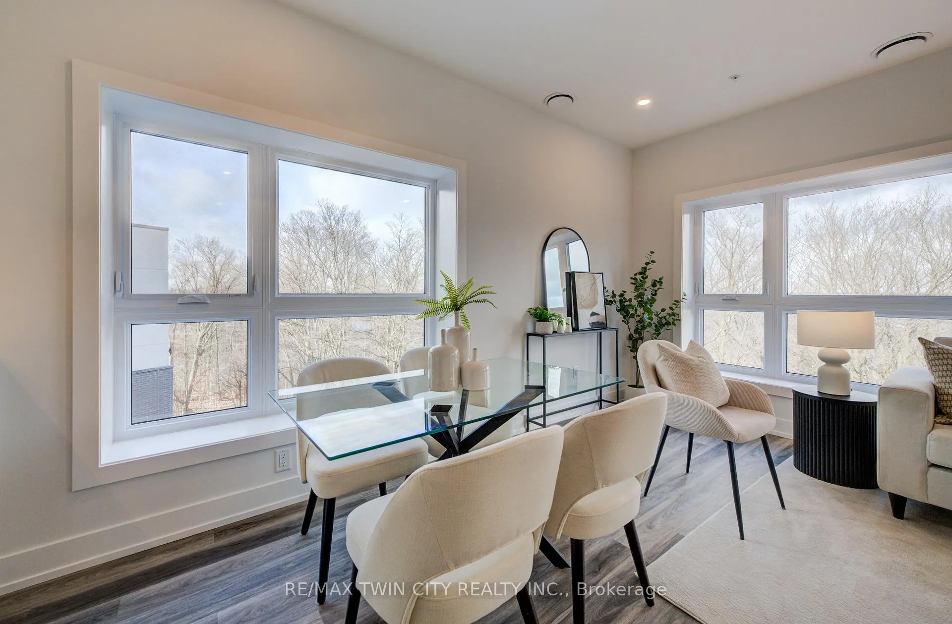 Photo 7 of Unit 524, 1100 Lackner Place, Kitchener — HOMEH