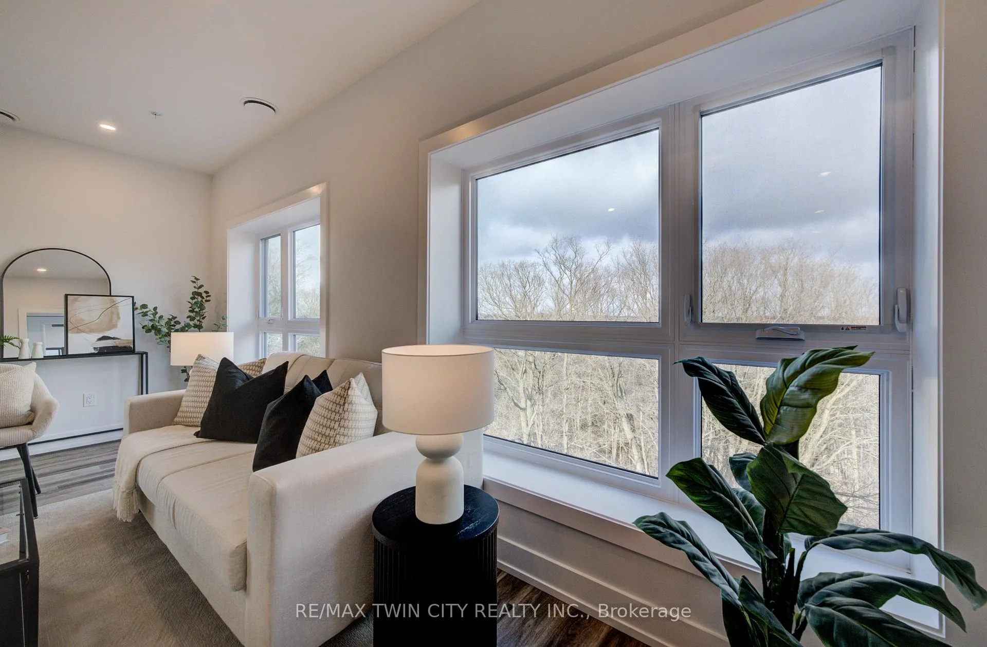 Photo 9 of Unit 524, 1100 Lackner Place, Kitchener — HOMEH