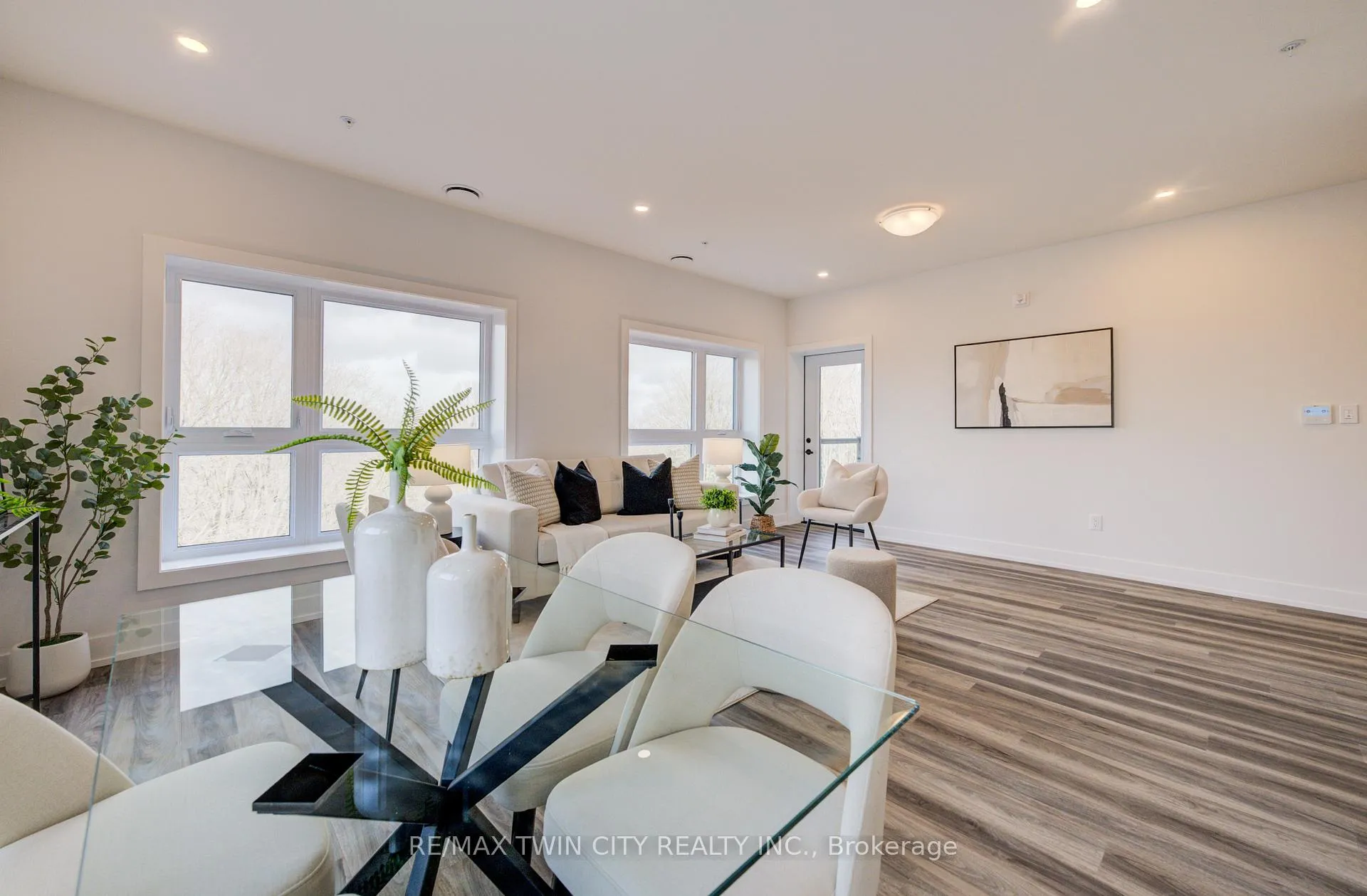 Photo 11 of Unit 524, 1100 Lackner Place, Kitchener — HOMEH