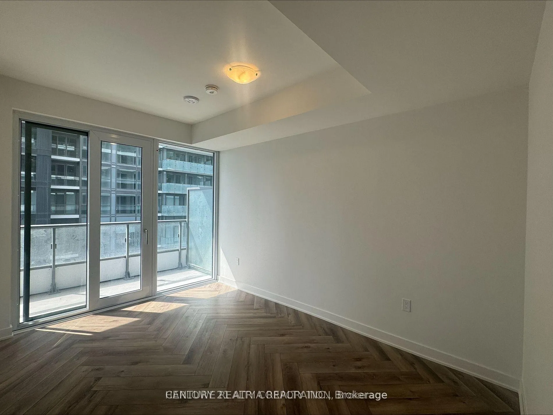 Photo 2 of Unit 2008, 70 Princess Street, Toronto, Waterfront Communities — HOMEH