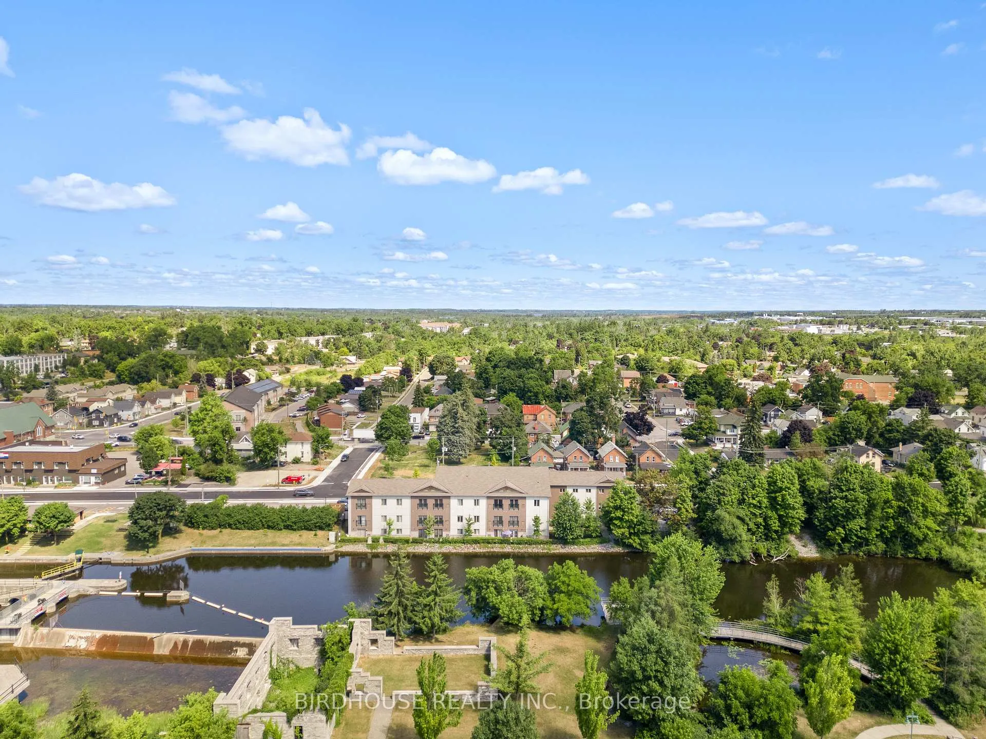 Photo 3 of Unit 102, 25 King Street, Kawartha Lakes, Lindsay — HOMEH