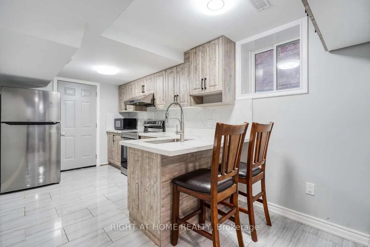 Photo 6 of 1053 Orenda Street, Pickering, Rural Pickering — HOMEH