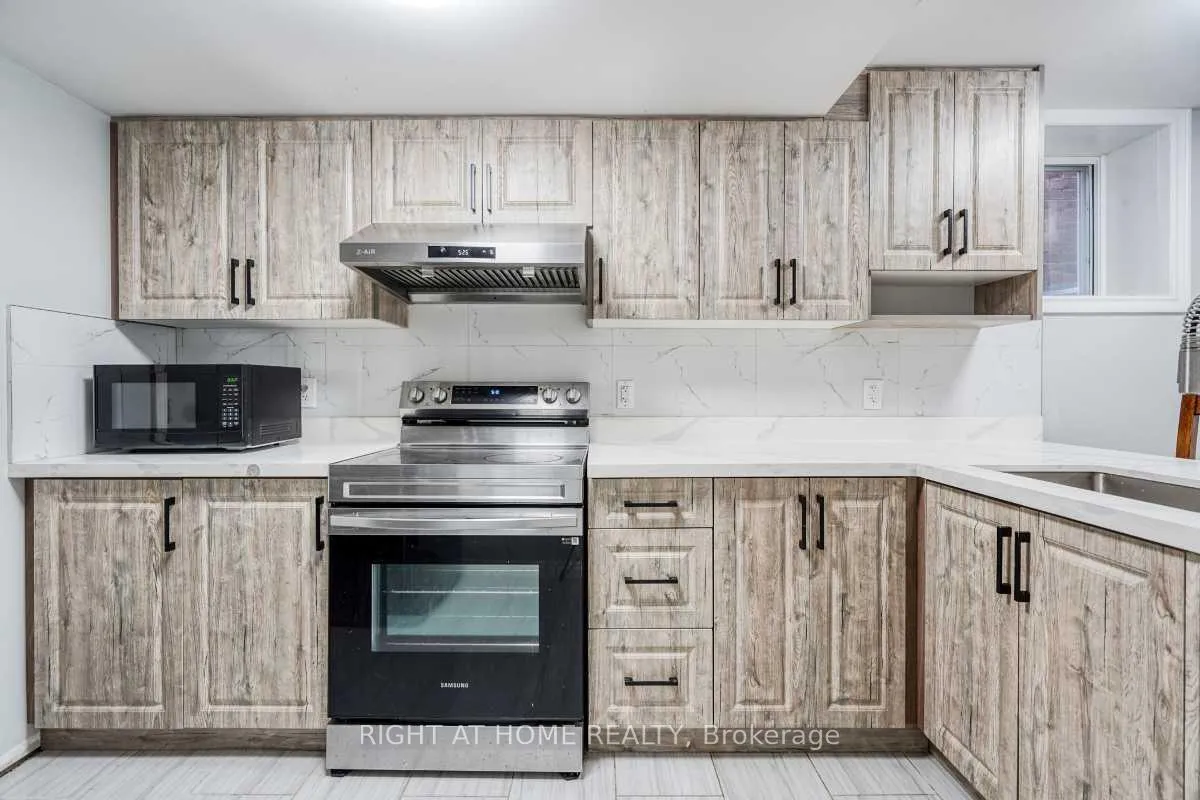 Photo 7 of 1053 Orenda Street, Pickering, Rural Pickering — HOMEH