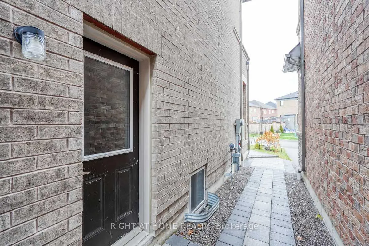 Photo 18 of 1053 Orenda Street, Pickering, Rural Pickering — HOMEH