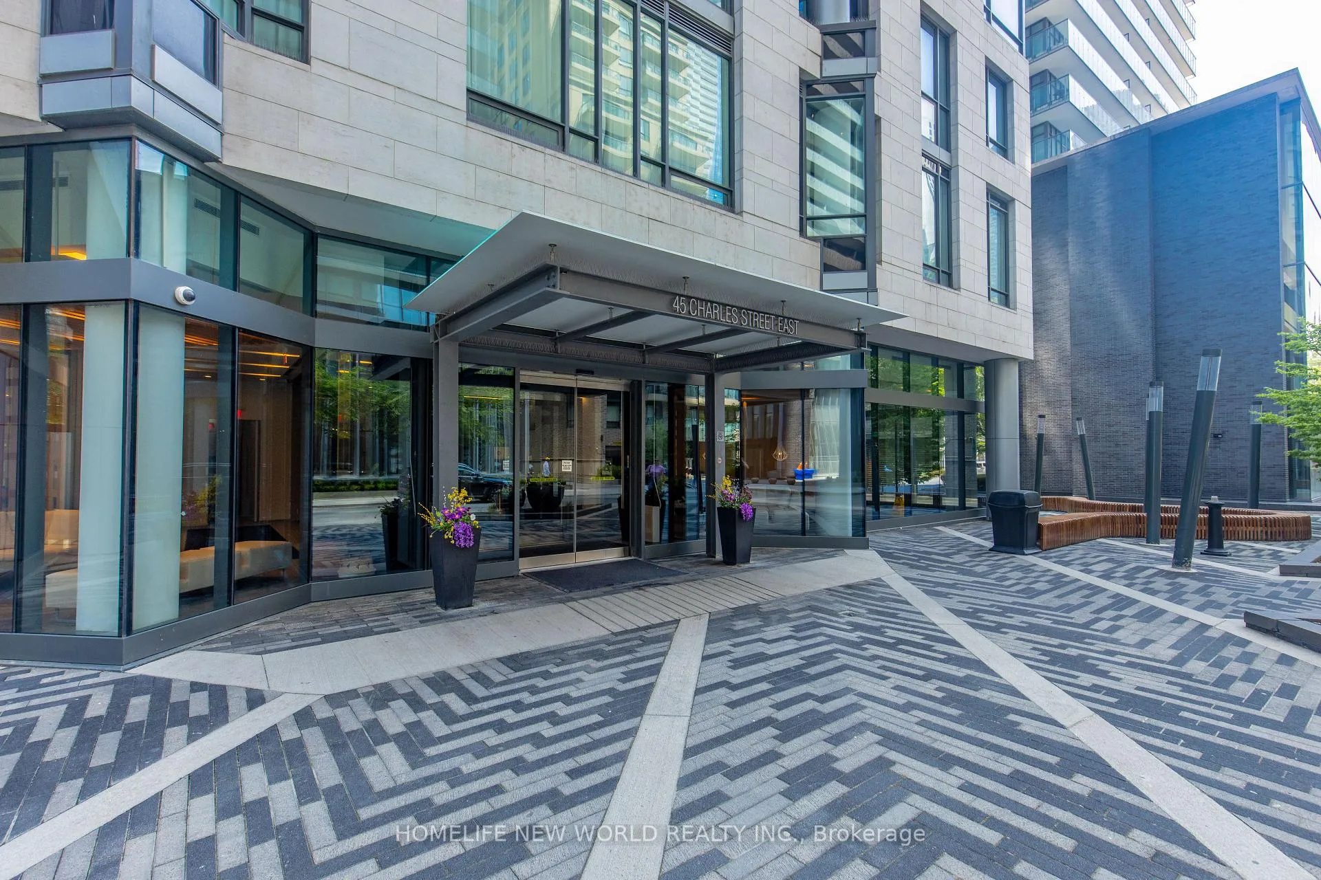 Photo 4 of Unit 1002, 45 Charles Street E, Toronto, Church-Yonge Corridor — HOMEH