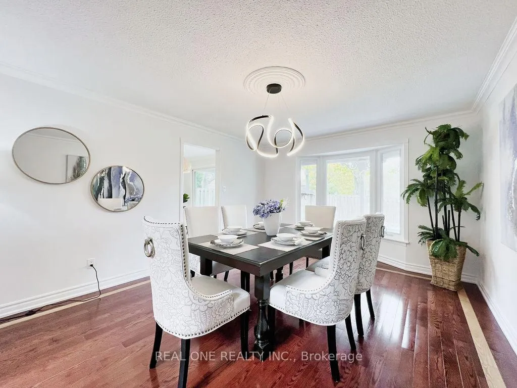 Photo 6 of 38 Mckay Crescent, Markham, Unionville — HOMEH