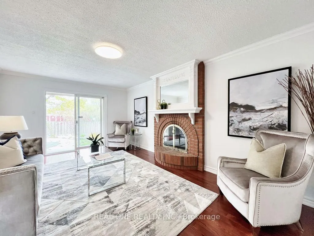 Photo 12 of 38 Mckay Crescent, Markham, Unionville — HOMEH