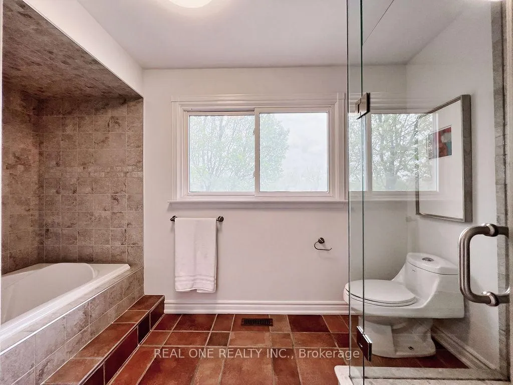 Photo 18 of 38 Mckay Crescent, Markham, Unionville — HOMEH