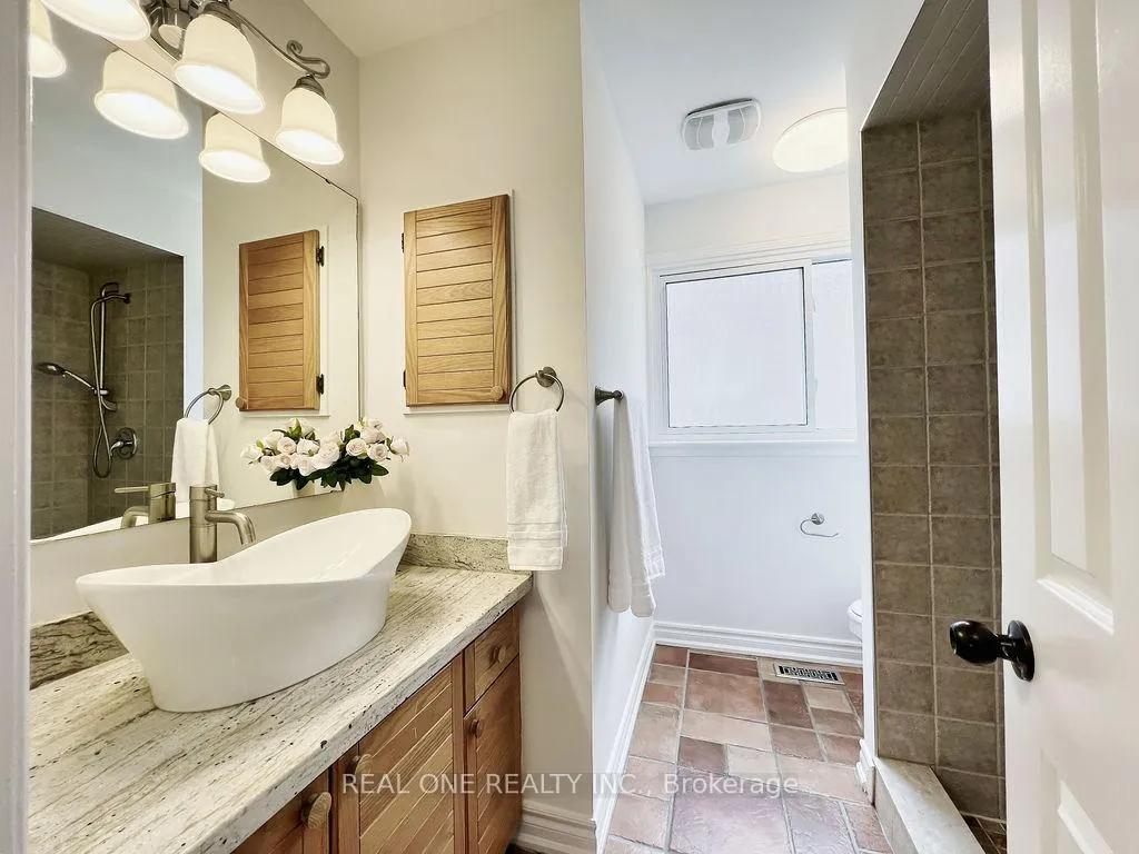 Photo 22 of 38 Mckay Crescent, Markham, Unionville — HOMEH