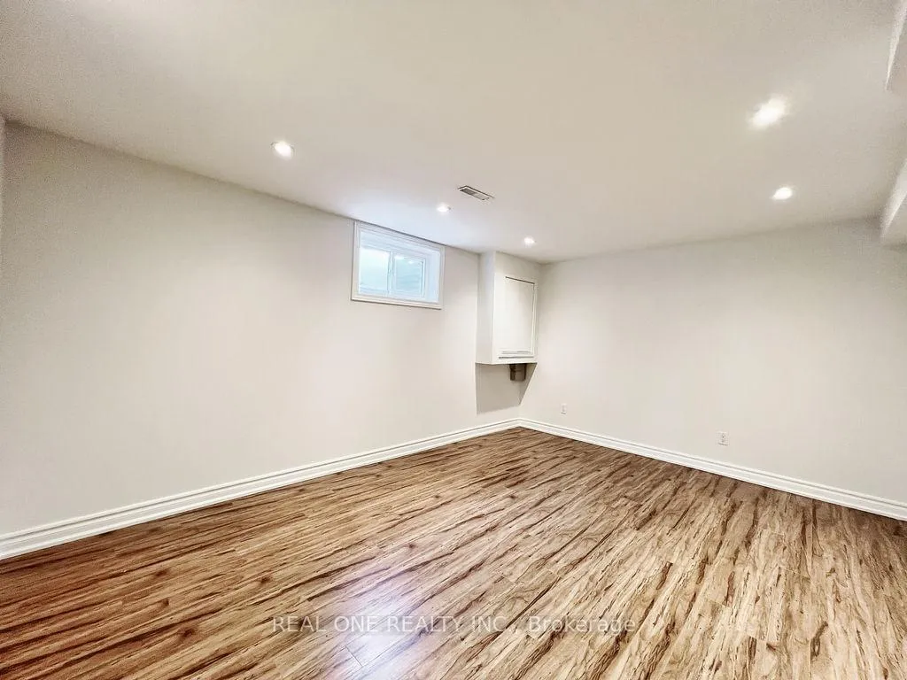 Photo 25 of 38 Mckay Crescent, Markham, Unionville — HOMEH