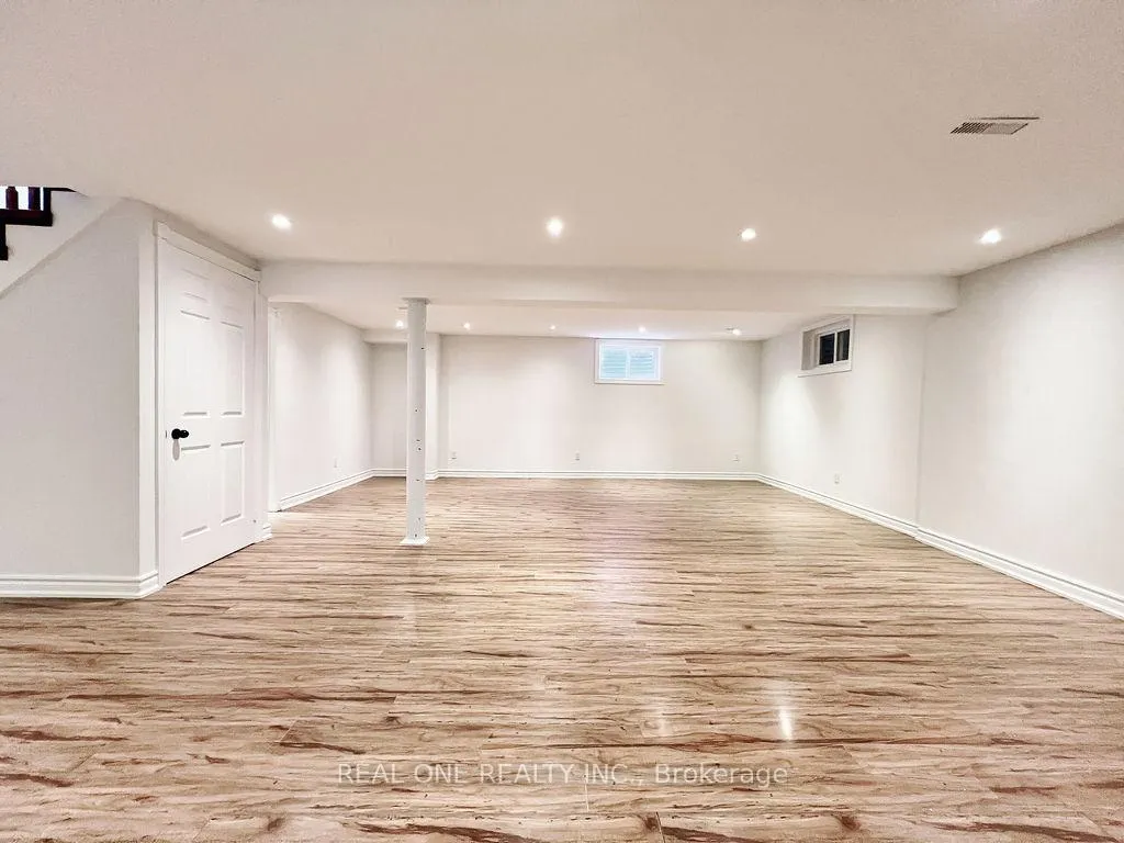 Photo 26 of 38 Mckay Crescent, Markham, Unionville — HOMEH