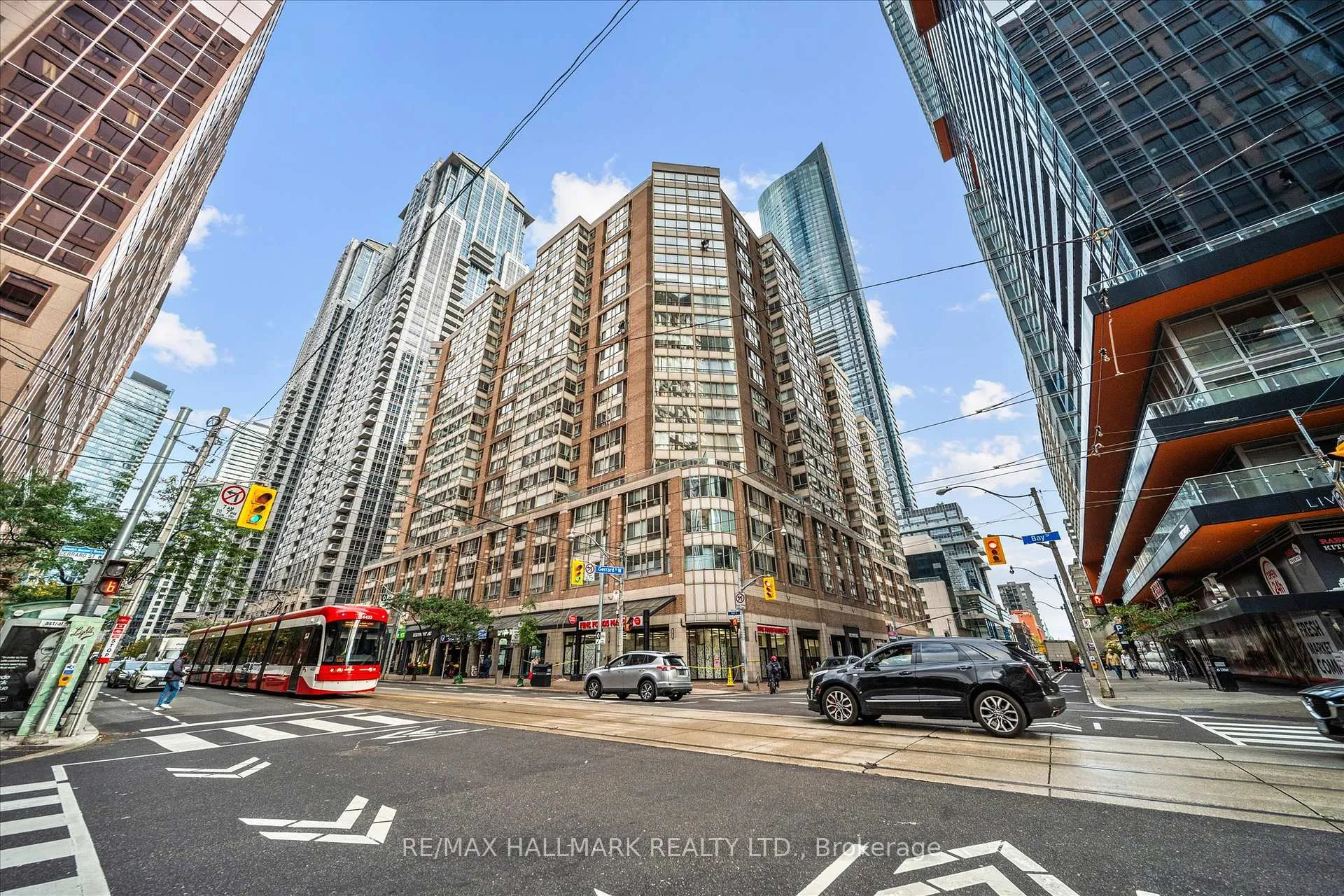 Front of Unit 703, 717 Bay Street