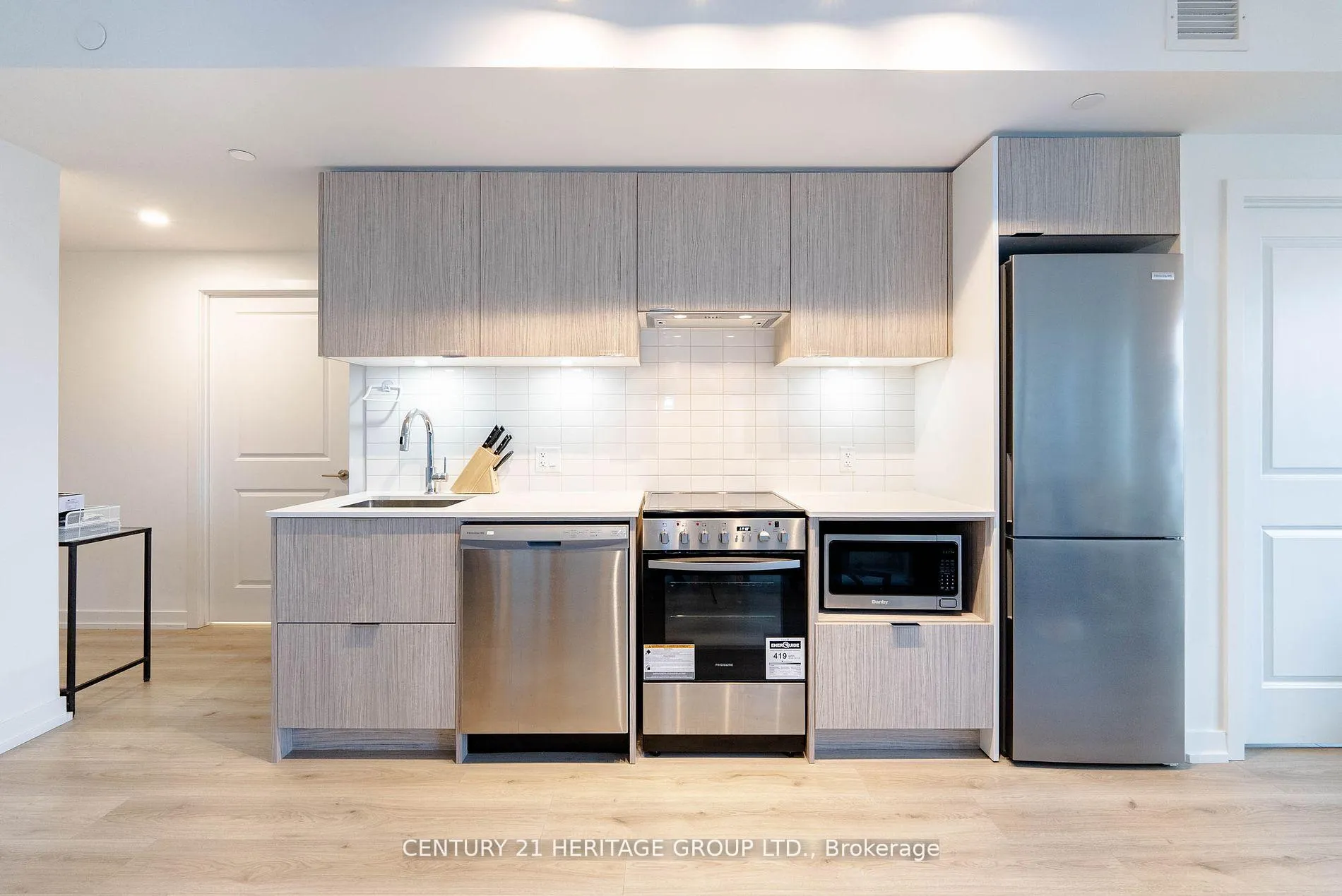 Front of Unit 2102, 395 Bloor Street E