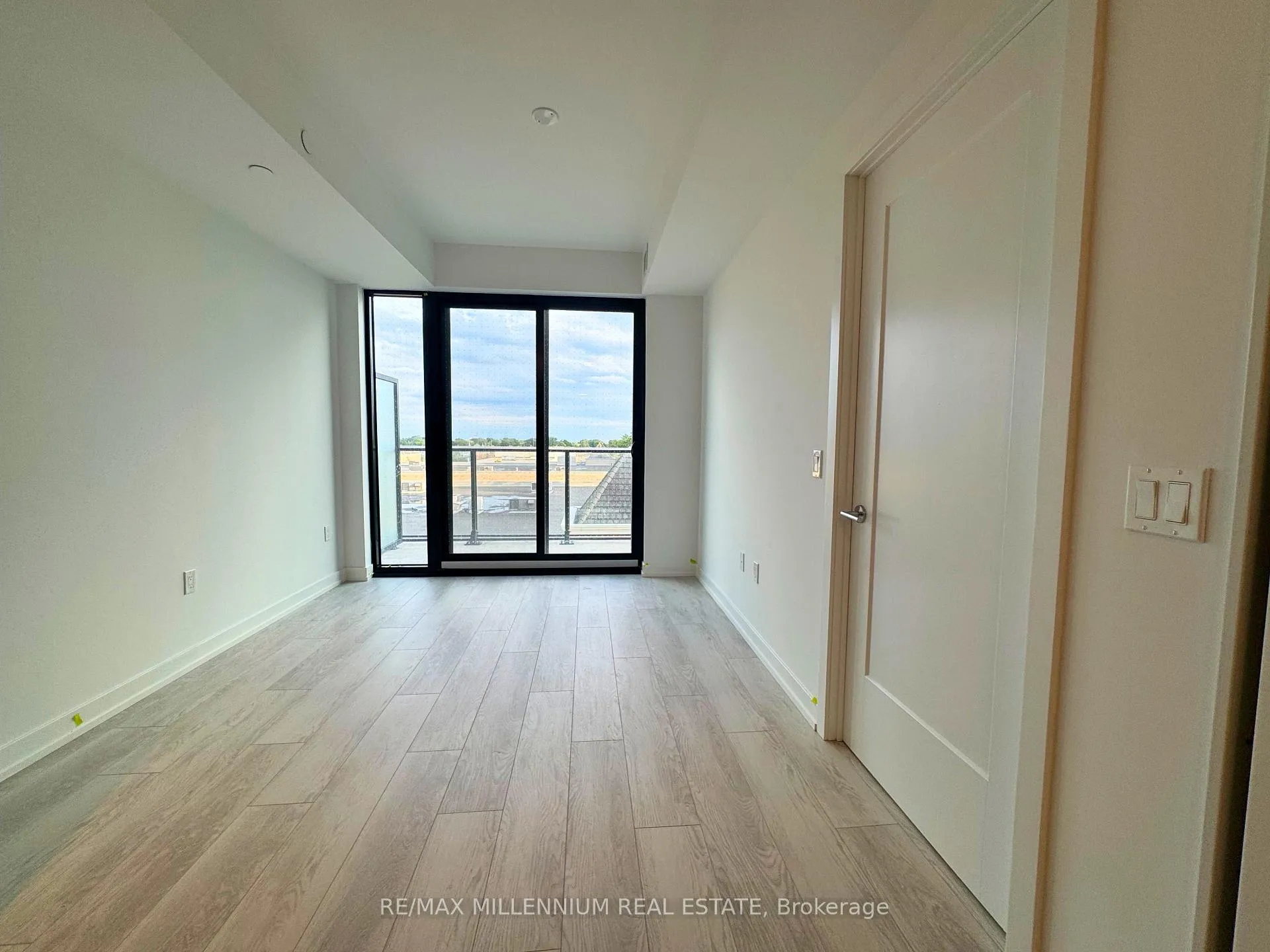 Photo 10 of Unit 419, 801 The Queens Way, Etobicoke, Stonegate-Queensway — HOMEH
