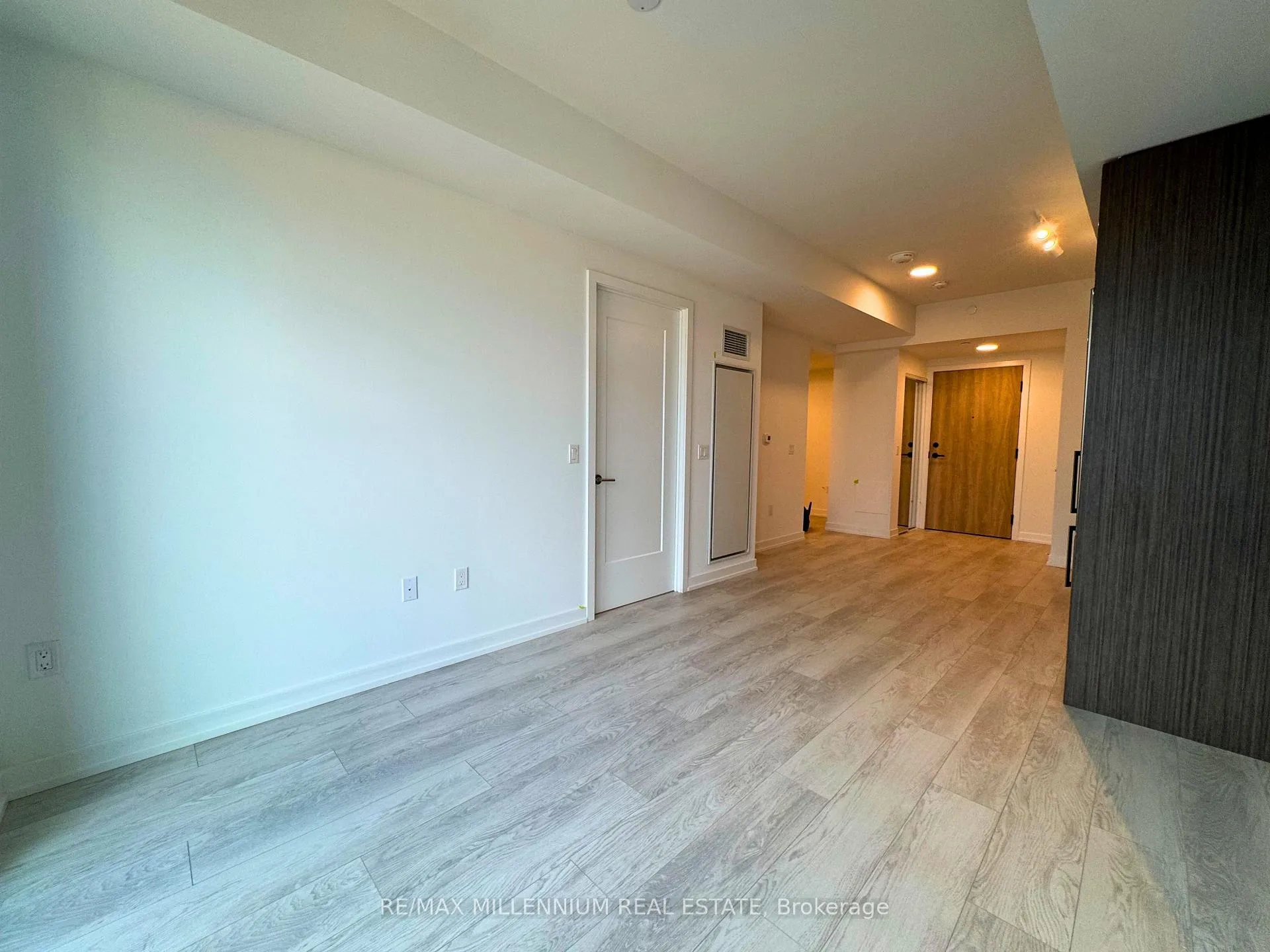 Photo 11 of Unit 419, 801 The Queens Way, Etobicoke, Stonegate-Queensway — HOMEH