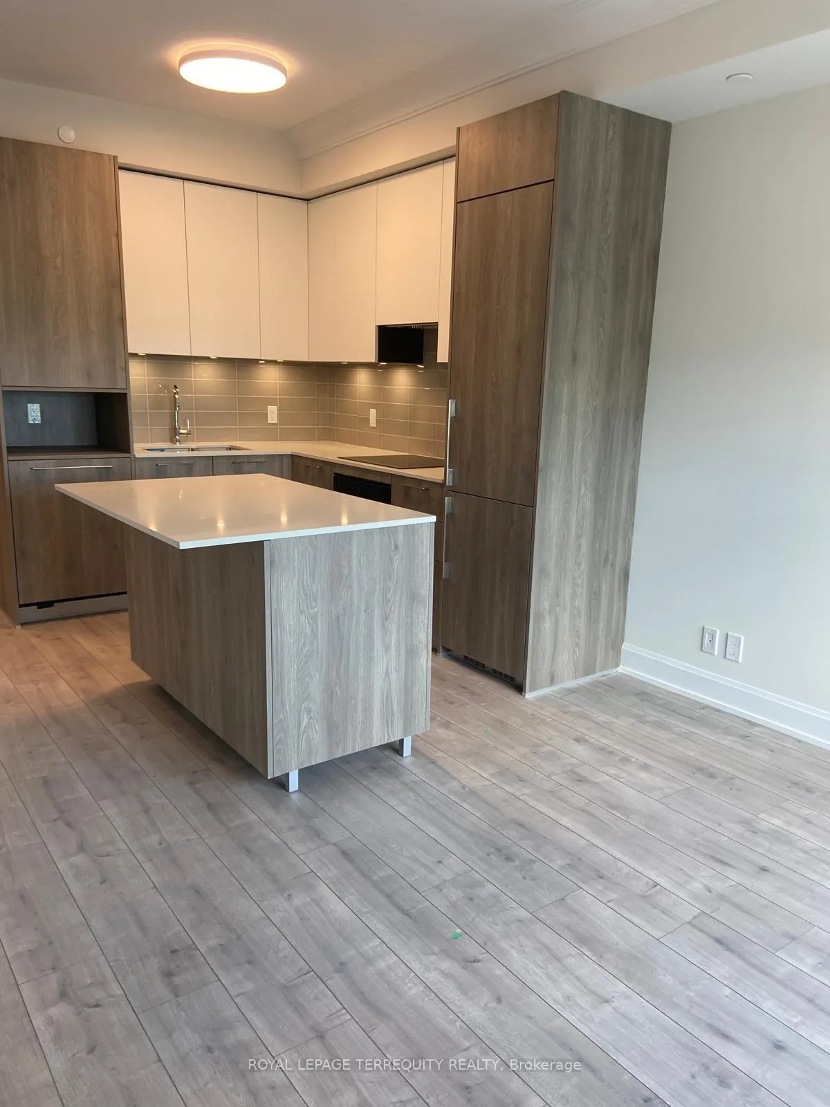 Photo 3 of Unit 508, 38 Water Walk Drive, Markham, Unionville — HOMEH
