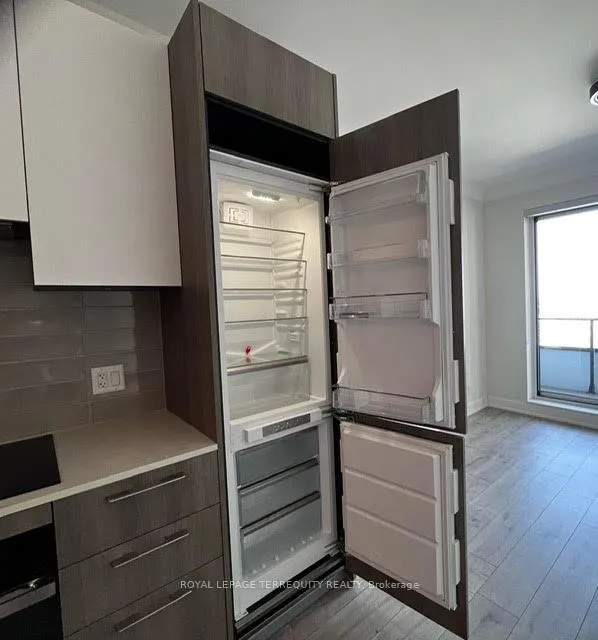 Photo 4 of Unit 508, 38 Water Walk Drive, Markham, Unionville — HOMEH