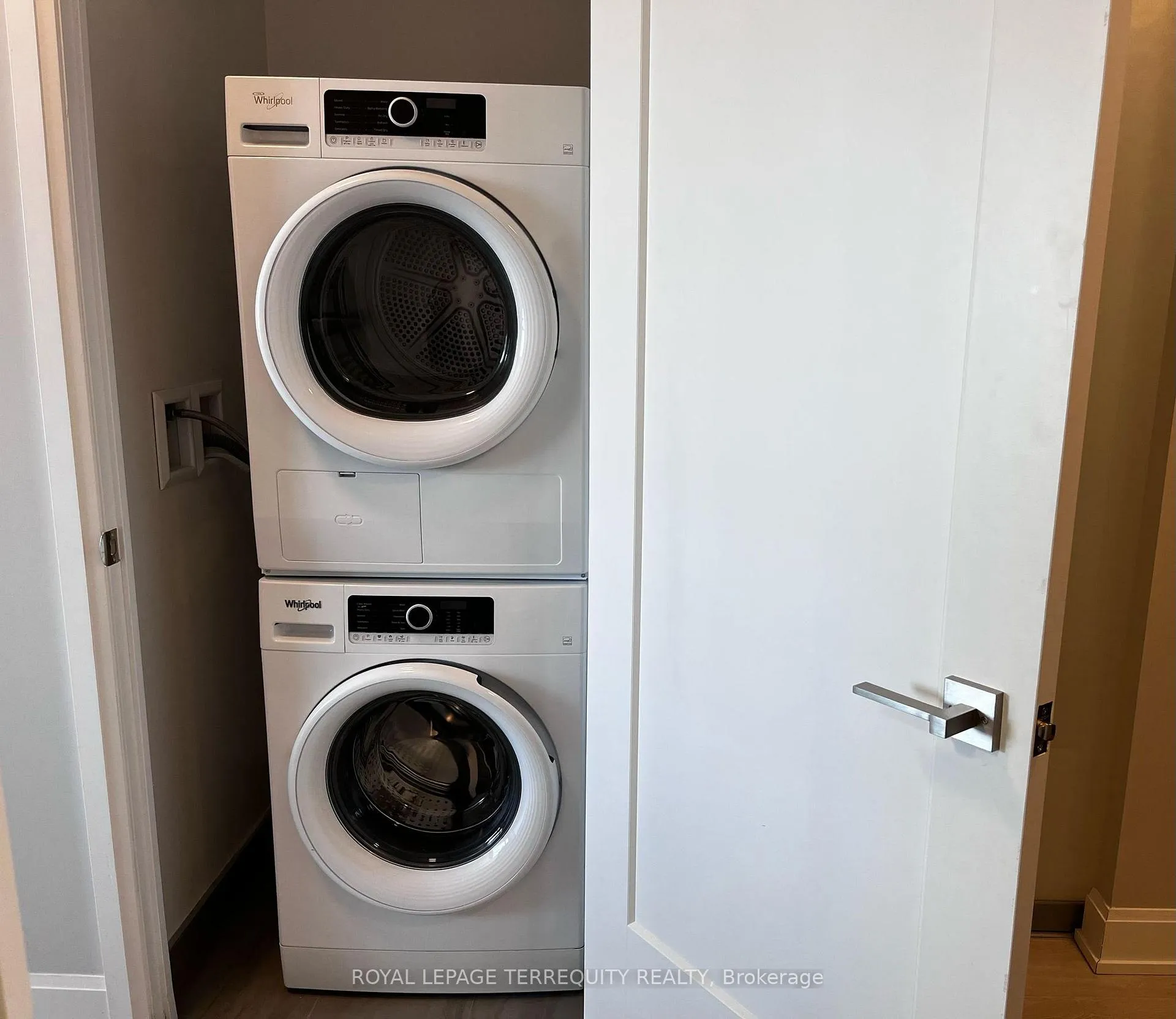 Photo 12 of Unit 508, 38 Water Walk Drive, Markham, Unionville — HOMEH