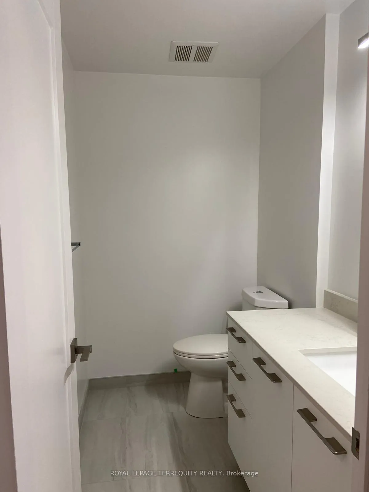 Photo 13 of Unit 508, 38 Water Walk Drive, Markham, Unionville — HOMEH