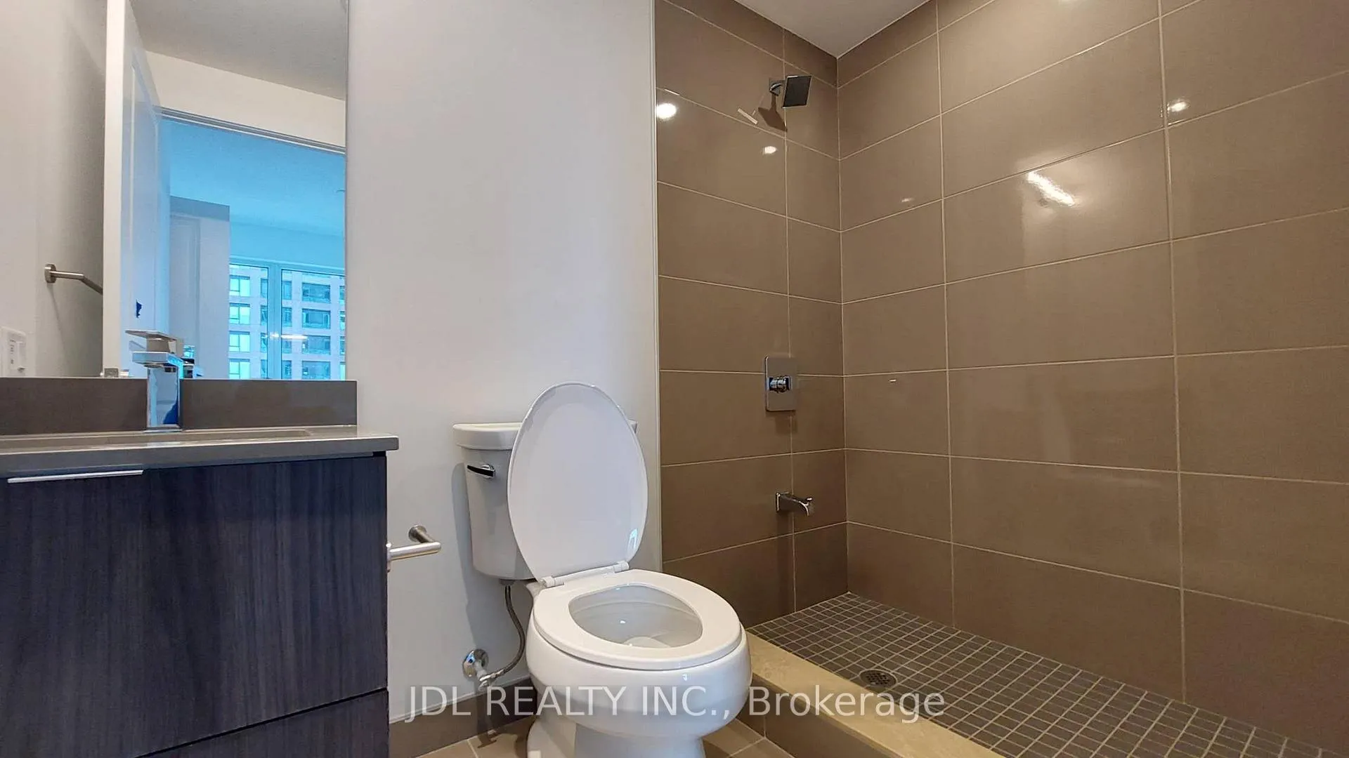 Photo 8 of Unit 1402, 395 Bloor Street E, Toronto, North St. James Town — HOMEH