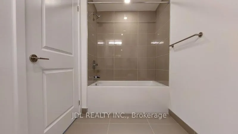 Photo 9 of Unit 1402, 395 Bloor Street E, Toronto, North St. James Town — HOMEH